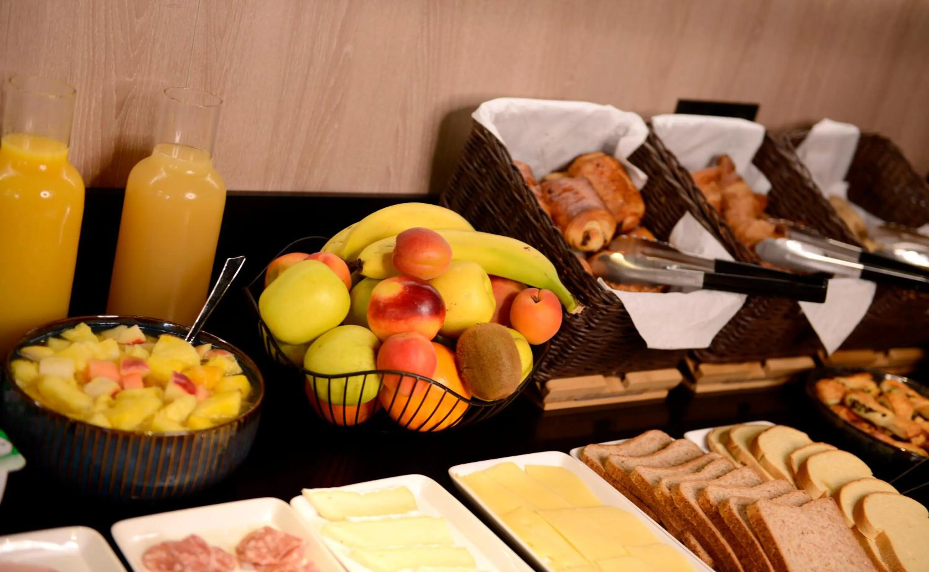 Food and drinks in Hôtel Villa Berlioz