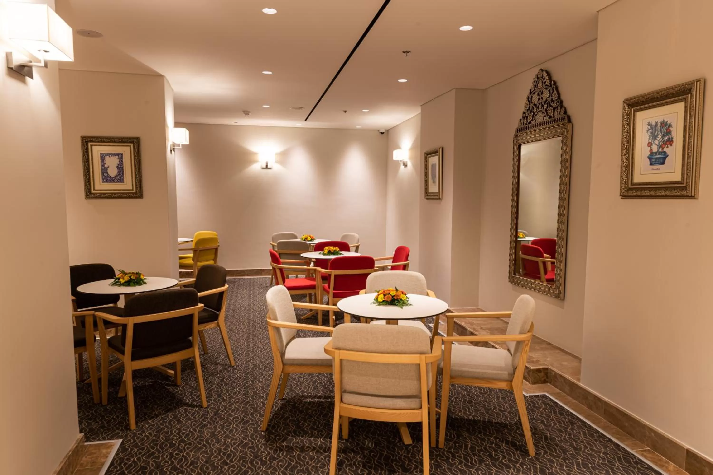 Lobby or reception, Restaurant/Places to Eat in Ambassador Boutique Hotel