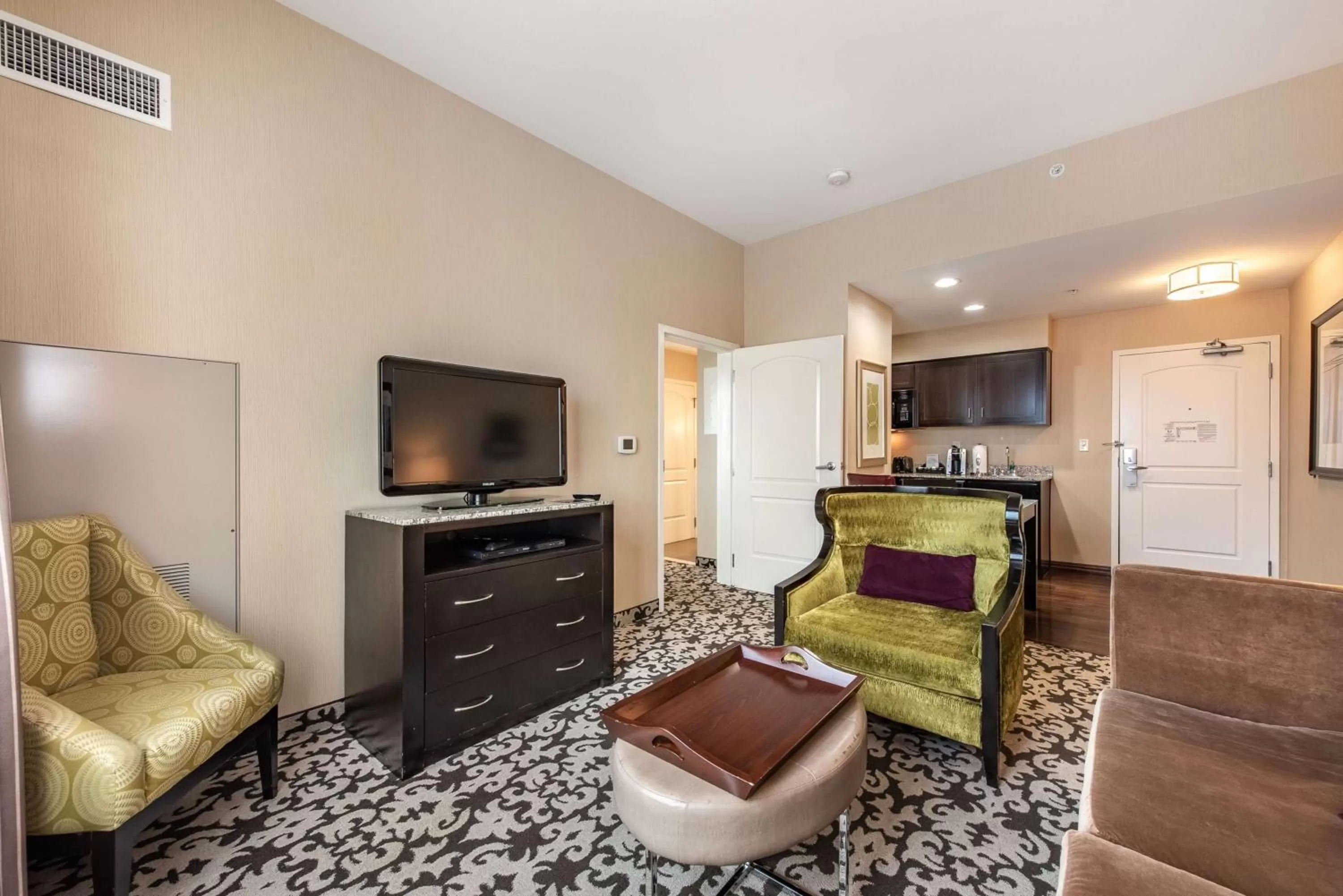 Living room in Homewood Suites by Hilton Oxnard/Camarillo