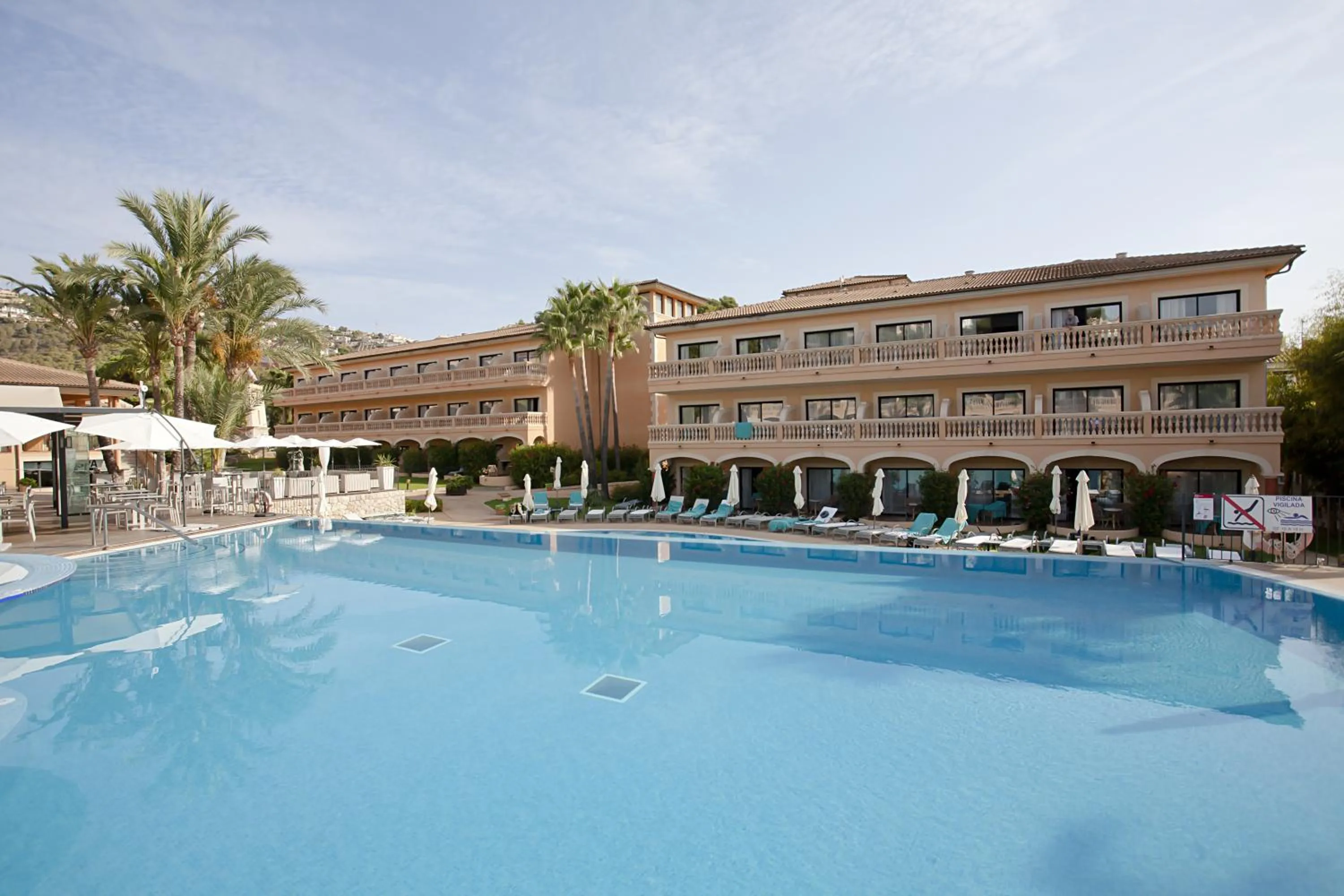 Swimming pool in Mon Port Hotel & Spa