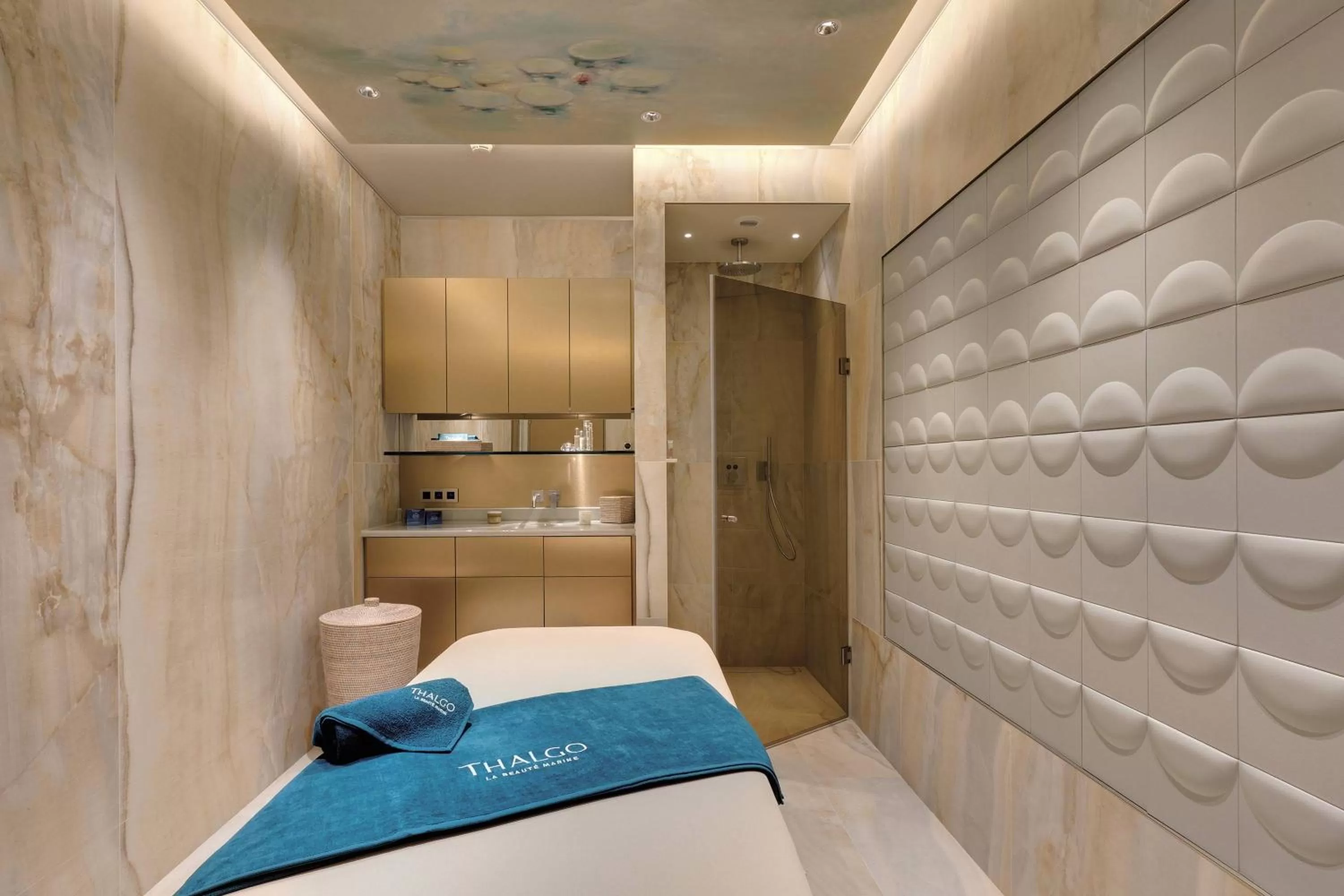 Spa and wellness centre/facilities, Bed in La Demeure Montaigne