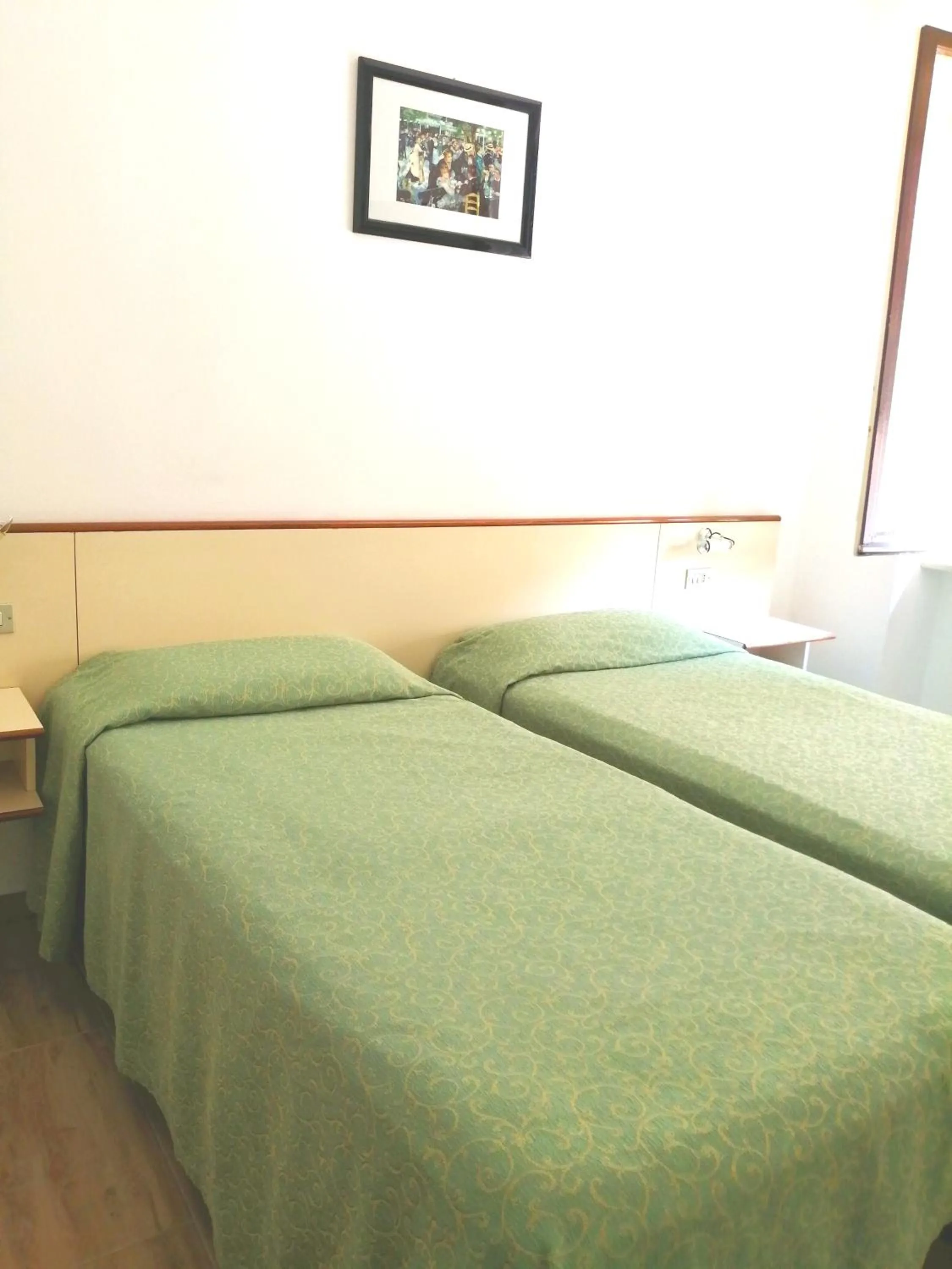 Photo of the whole room, Bed in Hotel Boston