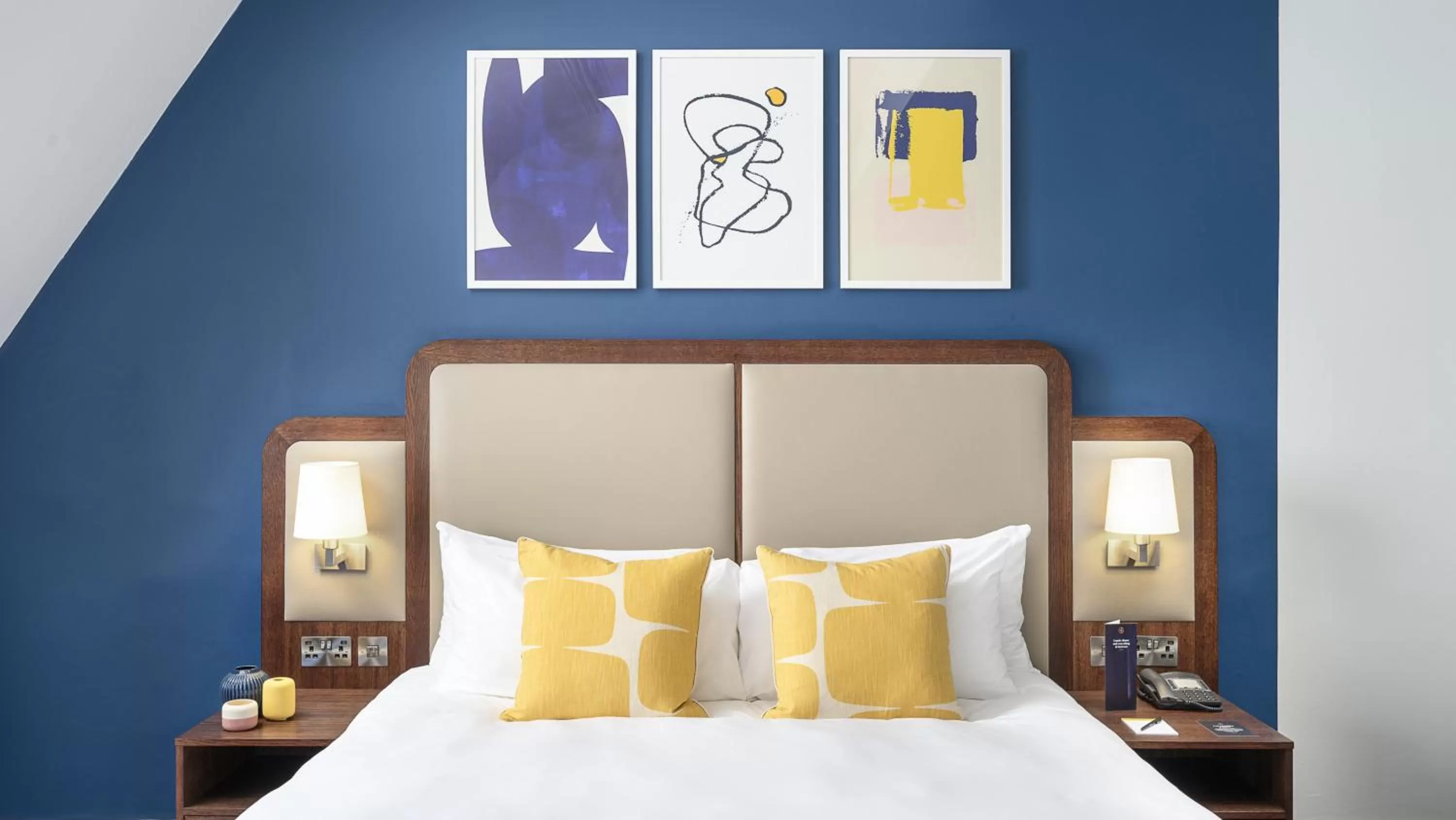 Photo of the whole room, Bed in voco Grand Central Glasgow by IHG