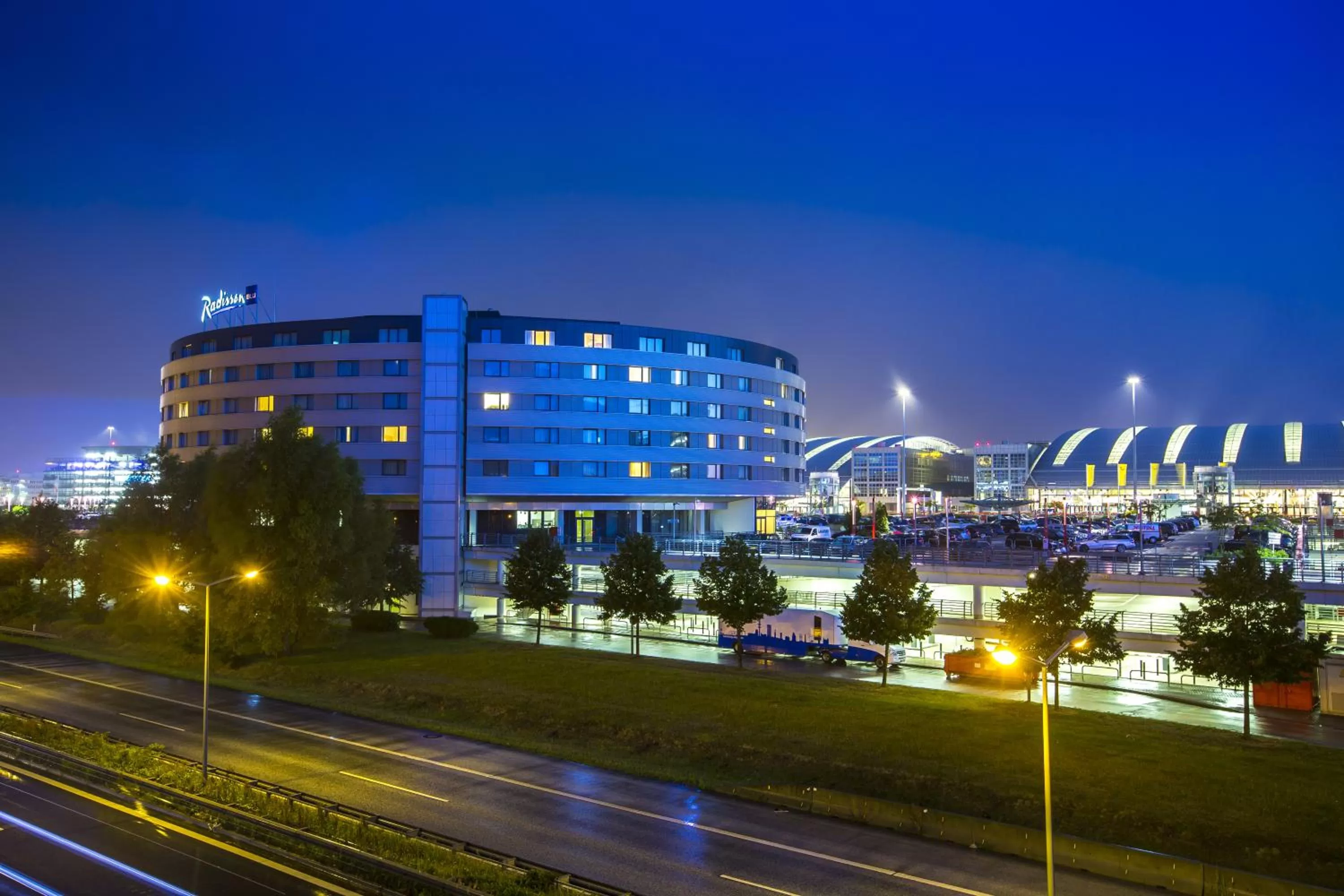 Facade/entrance in Radisson Blu Hotel, Hamburg Airport