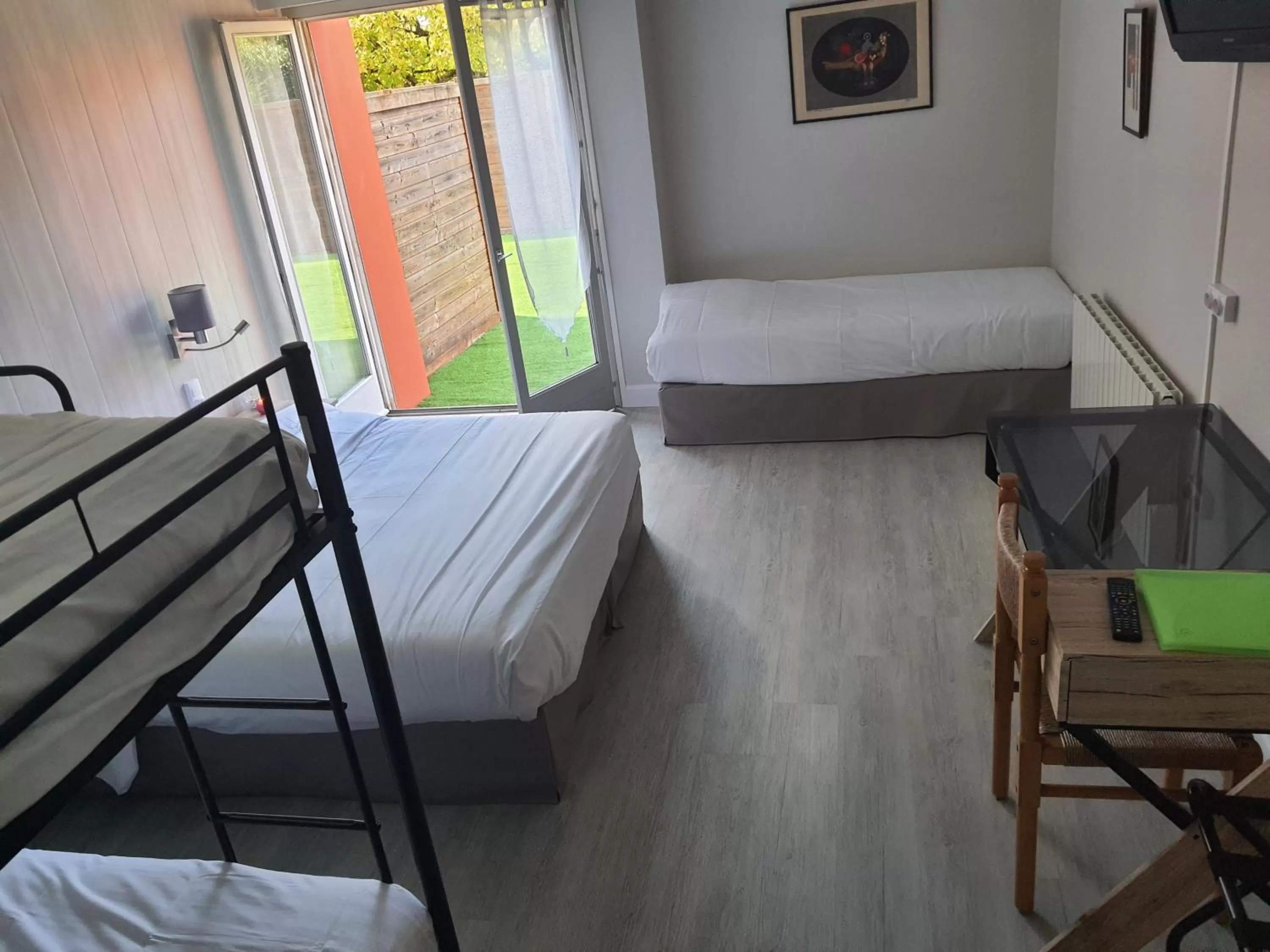 Bed in Hotel du Cheval Blanc