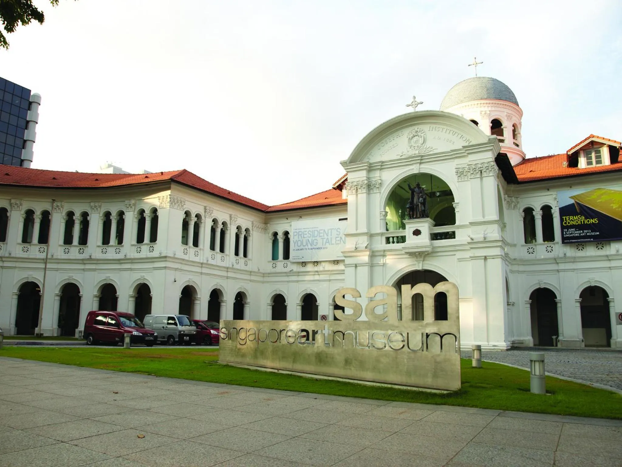 Area and facilities in Village Hotel Albert Court by Far East Hospitality