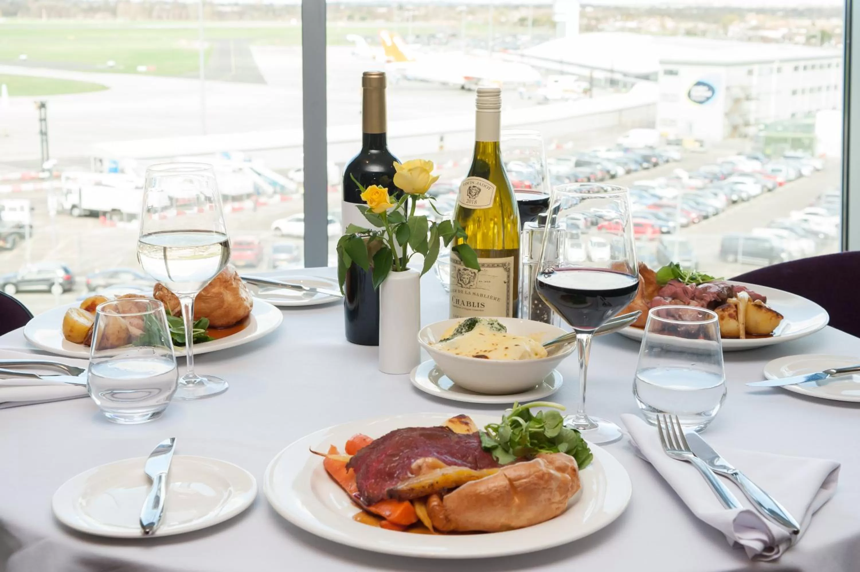 Restaurant/places to eat in Holiday Inn Southend by IHG