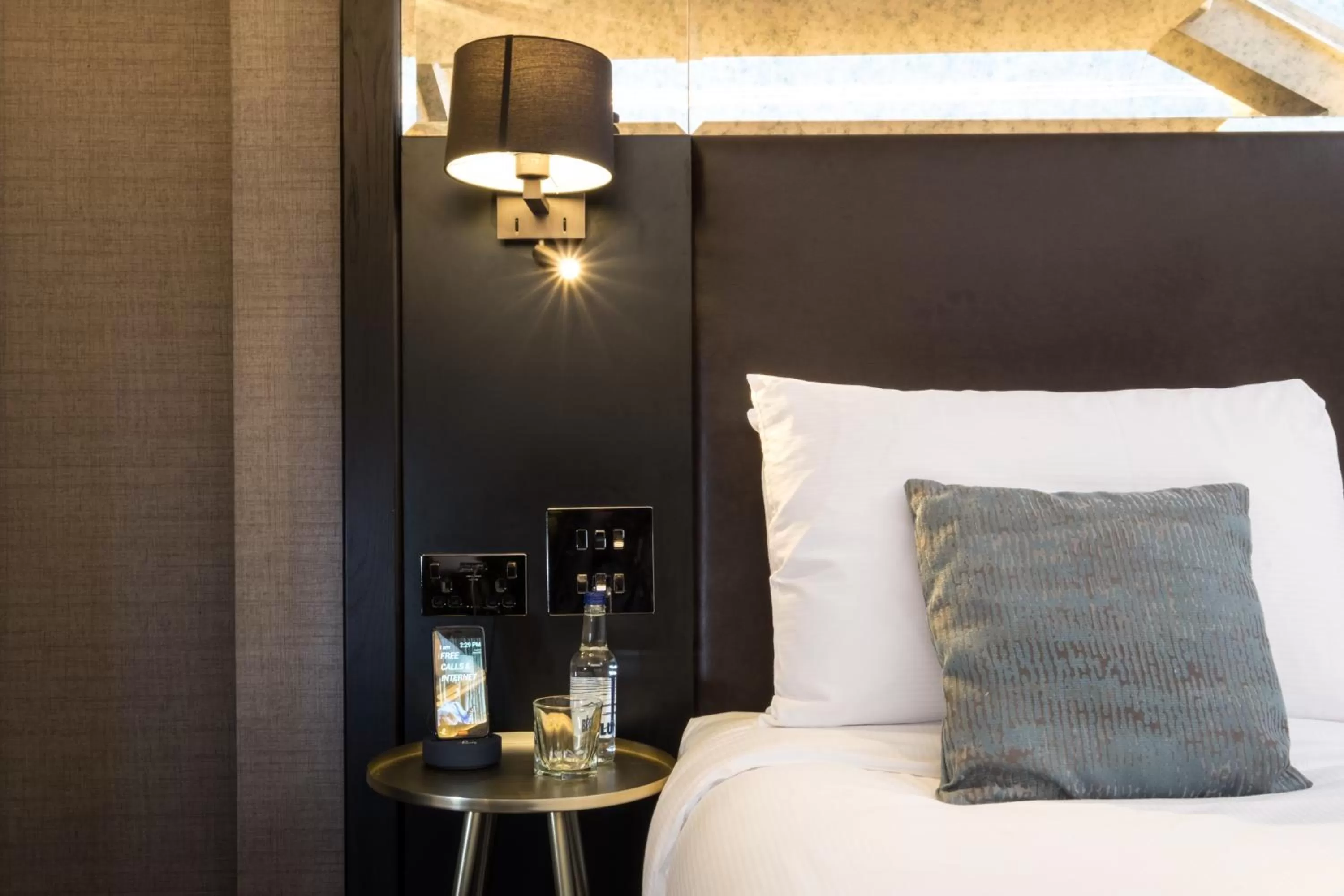 Bedroom, Bed in Camden Enterprise Hotel