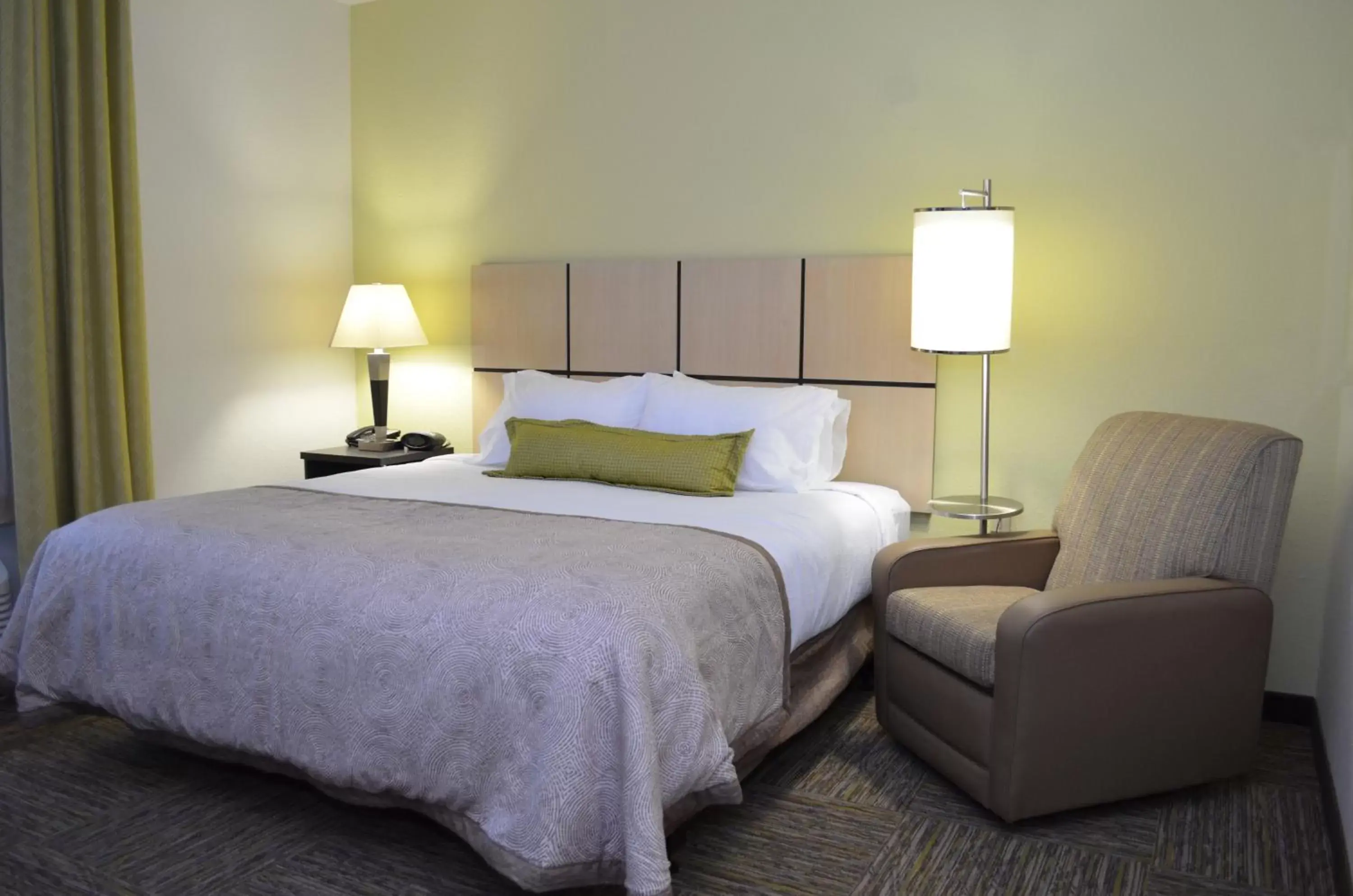 Studio Queen Suite in Candlewood Suites Greenville by IHG Studio Queen Suite in Candlewood Suites Greenville by IHG