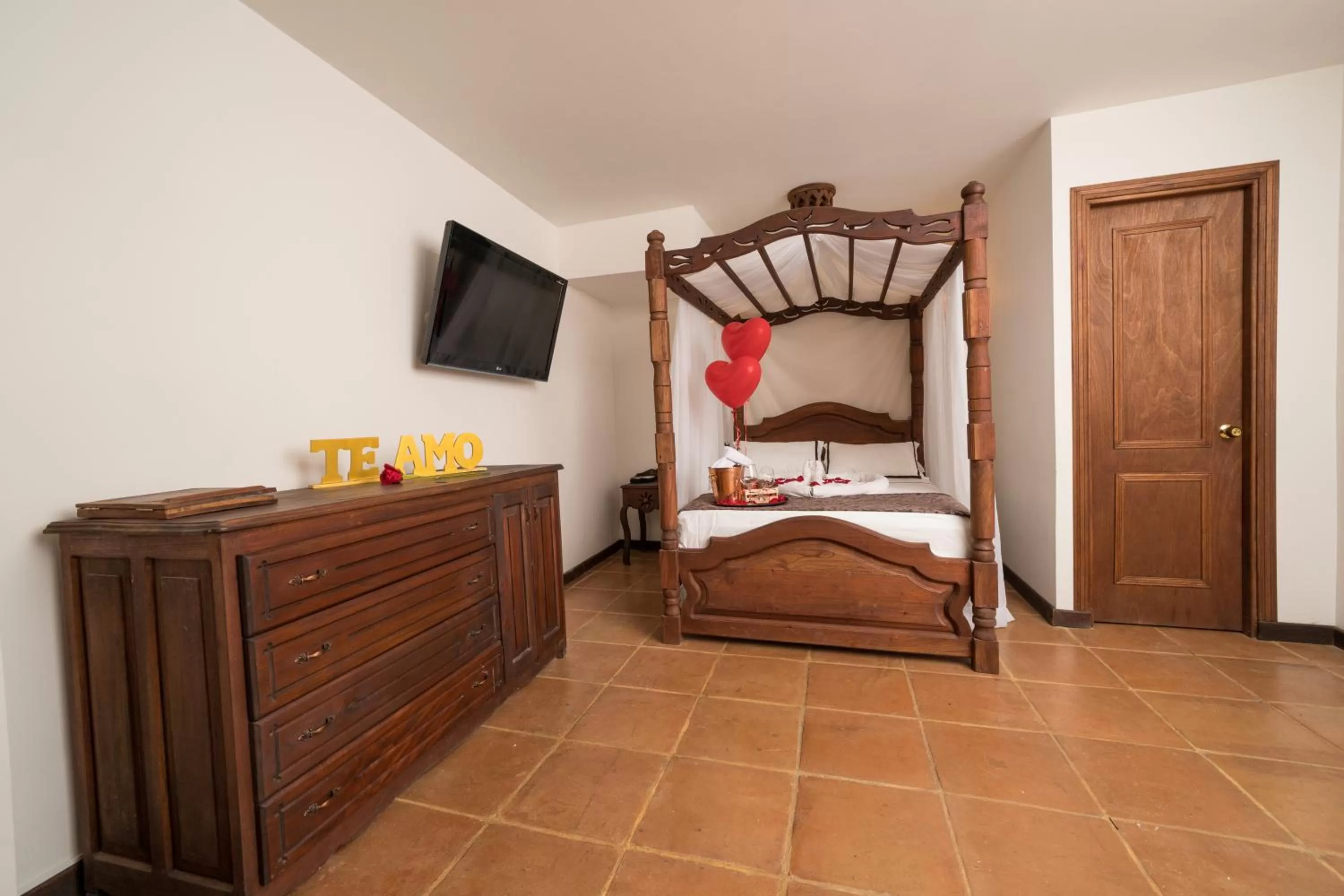 TV and multimedia in Nueva Granada Hotel Colonial -Centro Histórico-