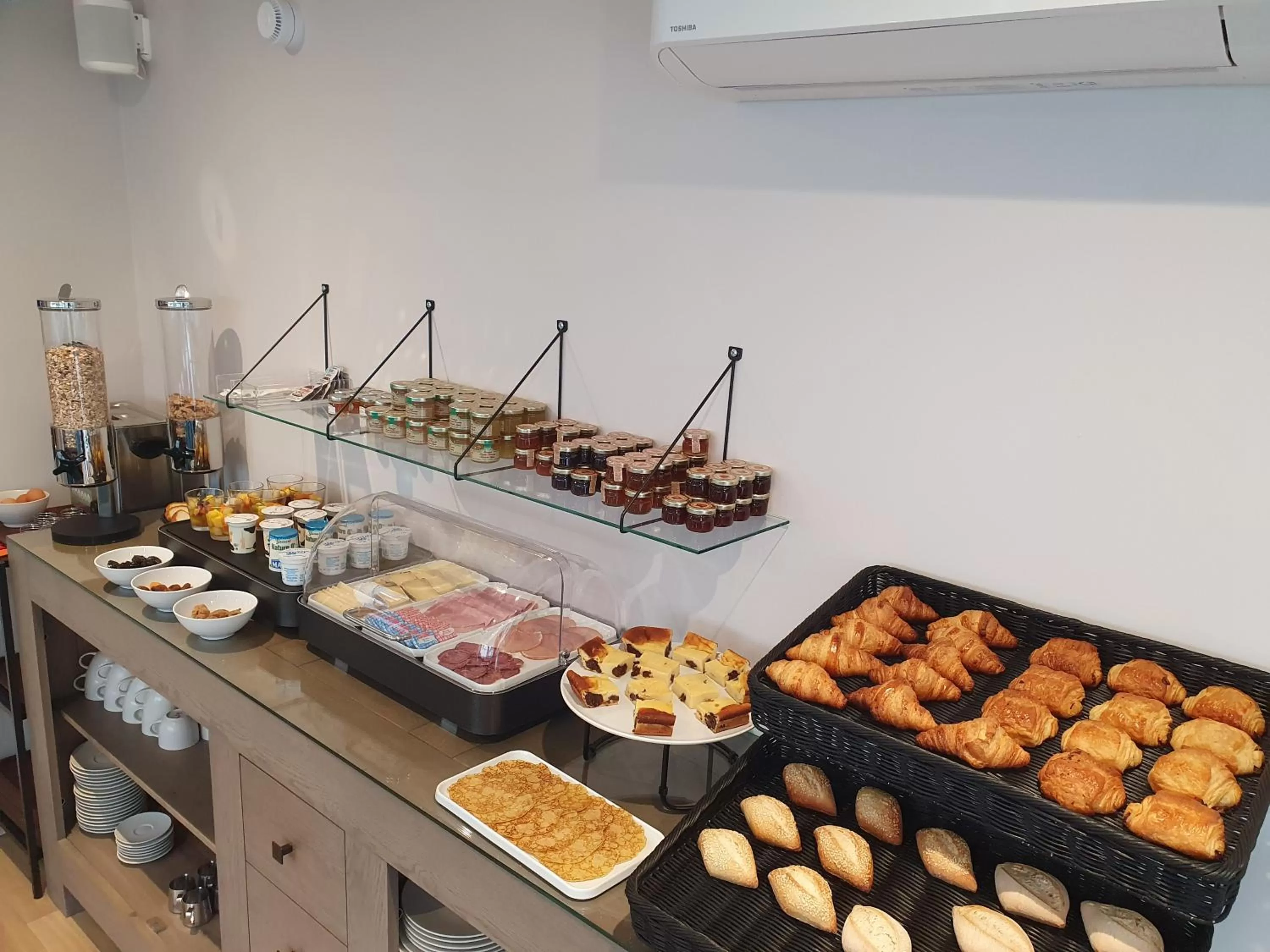 Breakfast in Logis Hotel La Closerie