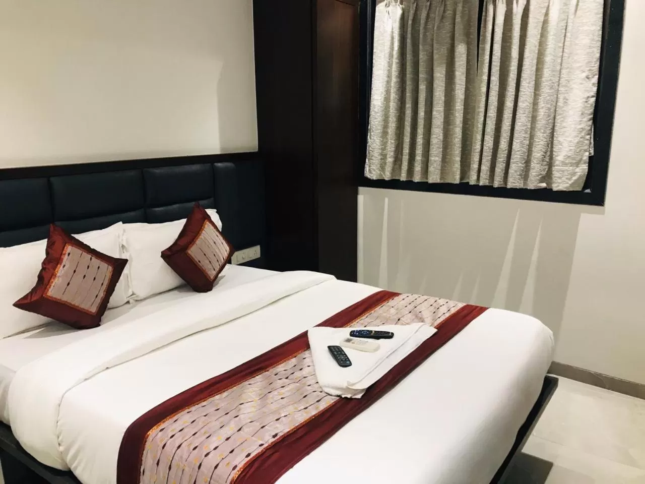 Bed in Hotel Flora Suites - Fort