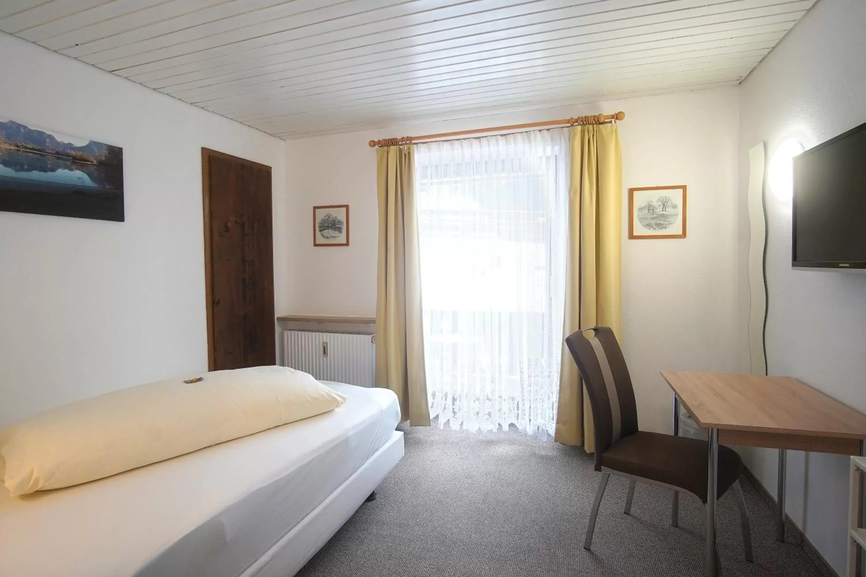 Single Room with Balcony in Hotel Alpenblick Berghof Single Room with Balcony in Hotel Alpenblick Berghof