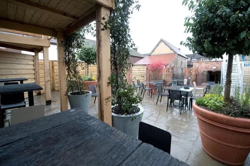 Garden in The Bath Arms Wetherspoon