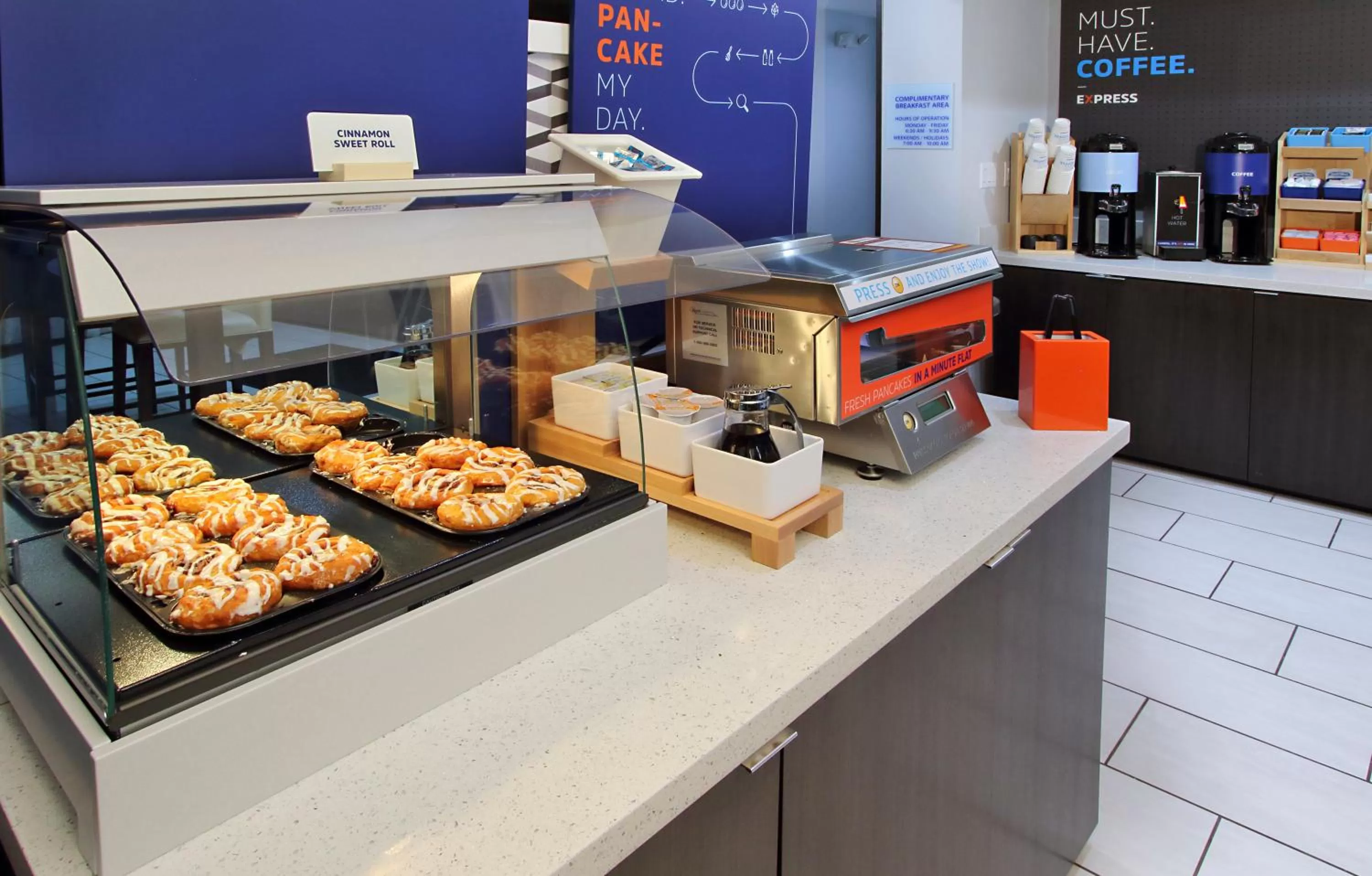 Breakfast in Holiday Inn Express and Suites Houston North - IAH Area by IHG