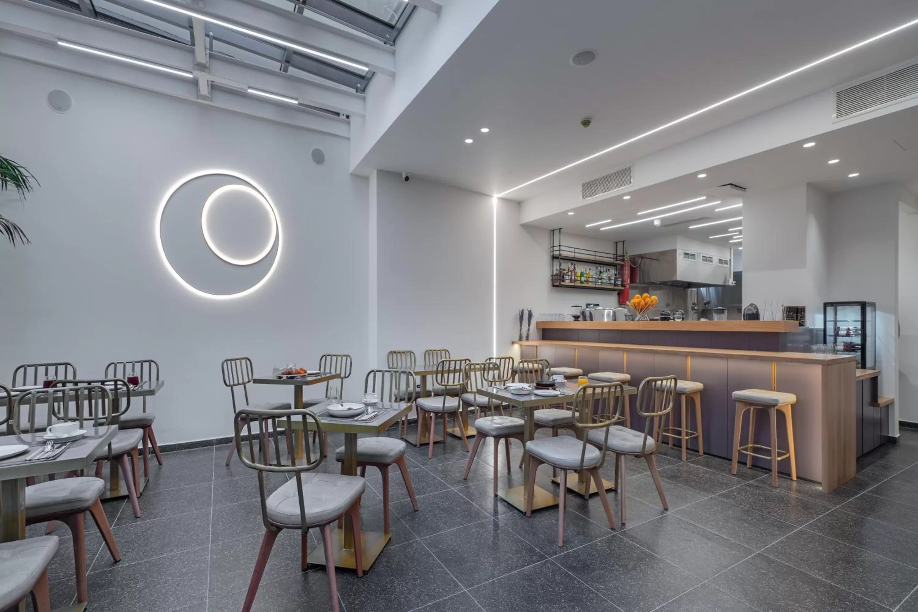 Restaurant/places to eat in Hellenic Vibes Smart Hotel