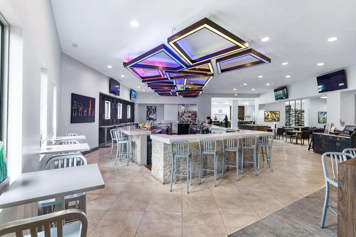 Restaurant/places to eat in Harborside Hotel