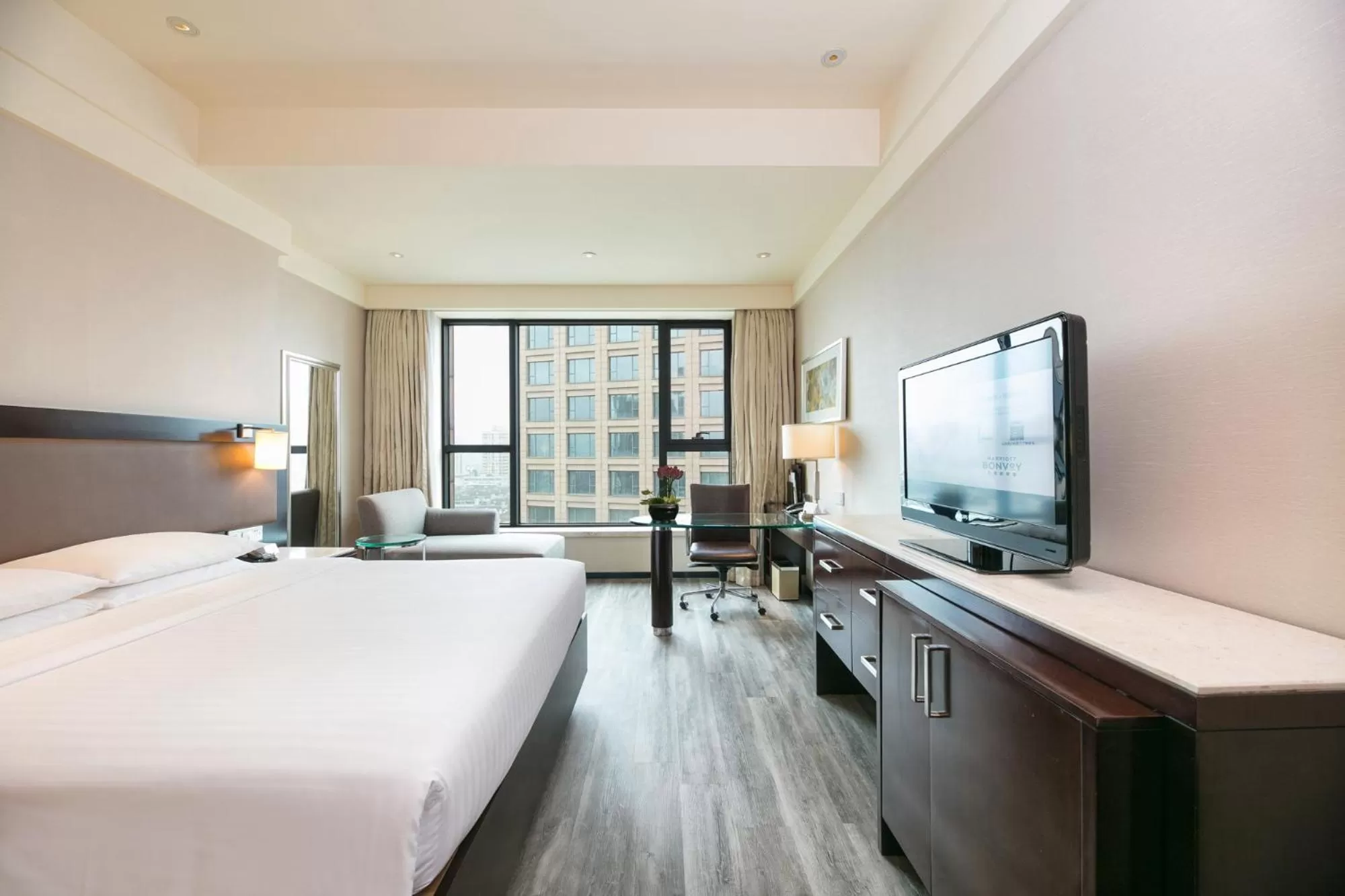 Photo of the whole room, Bed in Courtyard by Marriott Hangzhou Wulin