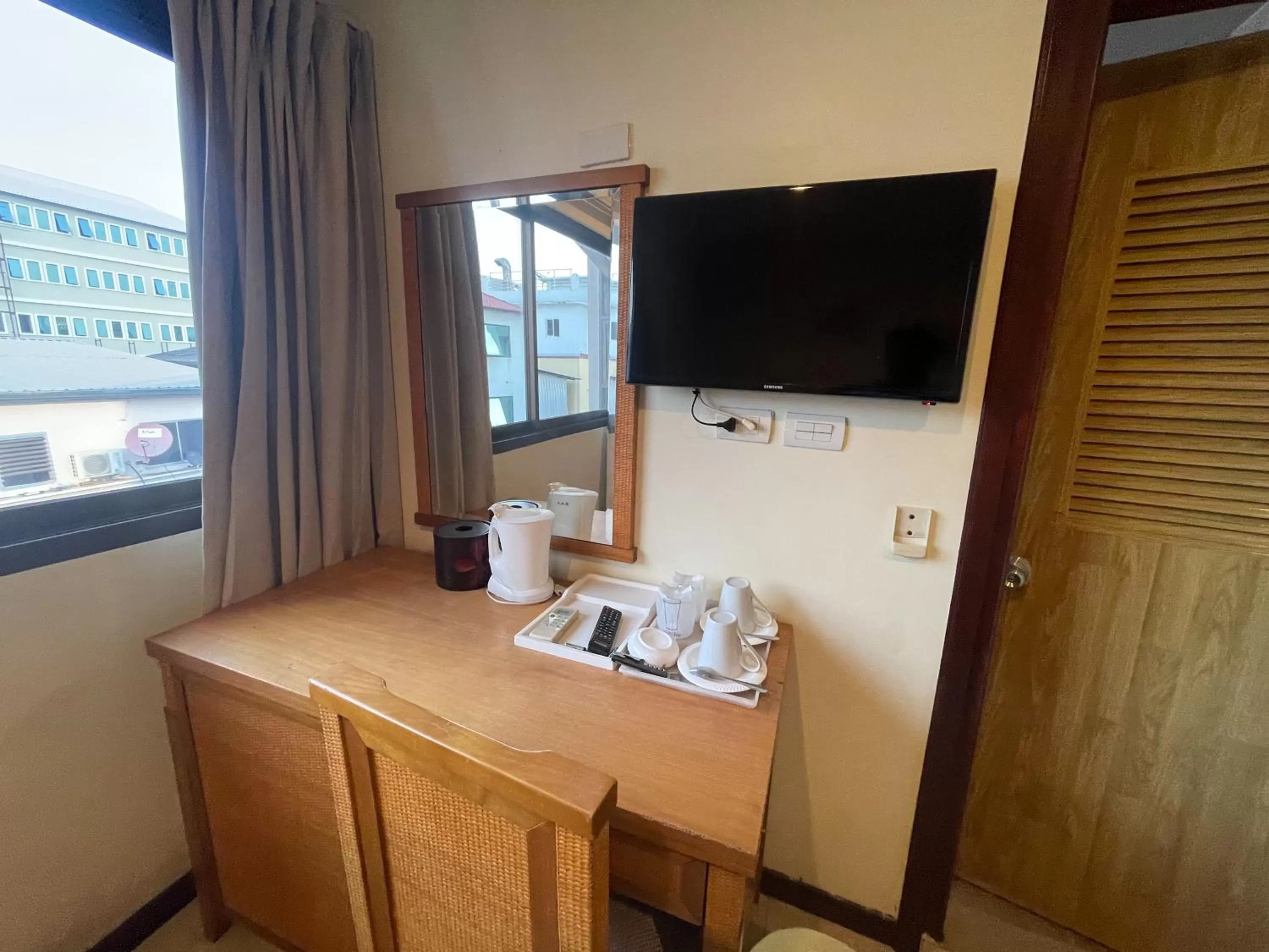 TV and multimedia in Babylon Residence Inn pattaya