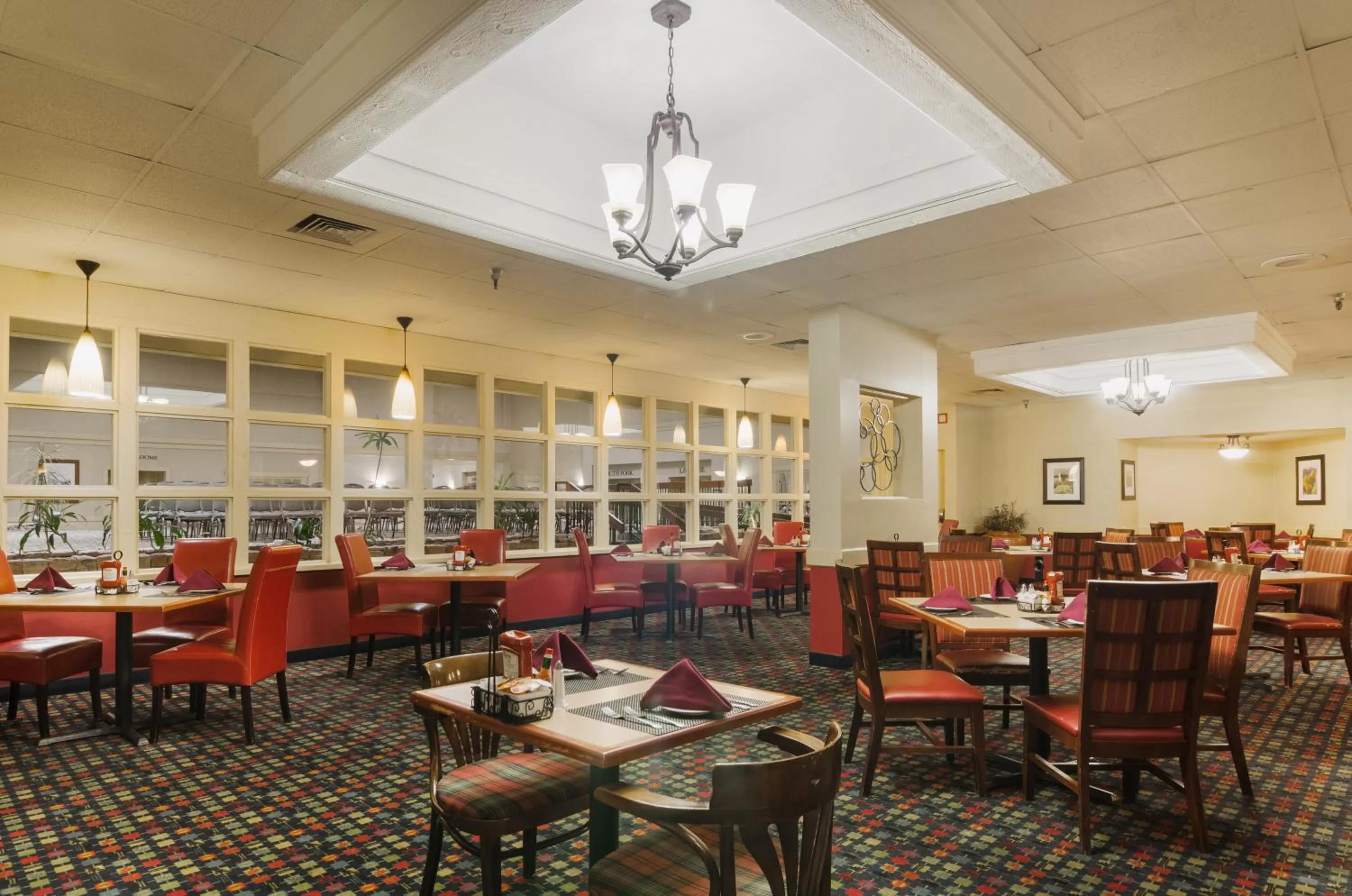 Restaurant/places to eat in Red Lion Hotel Cheyenne
