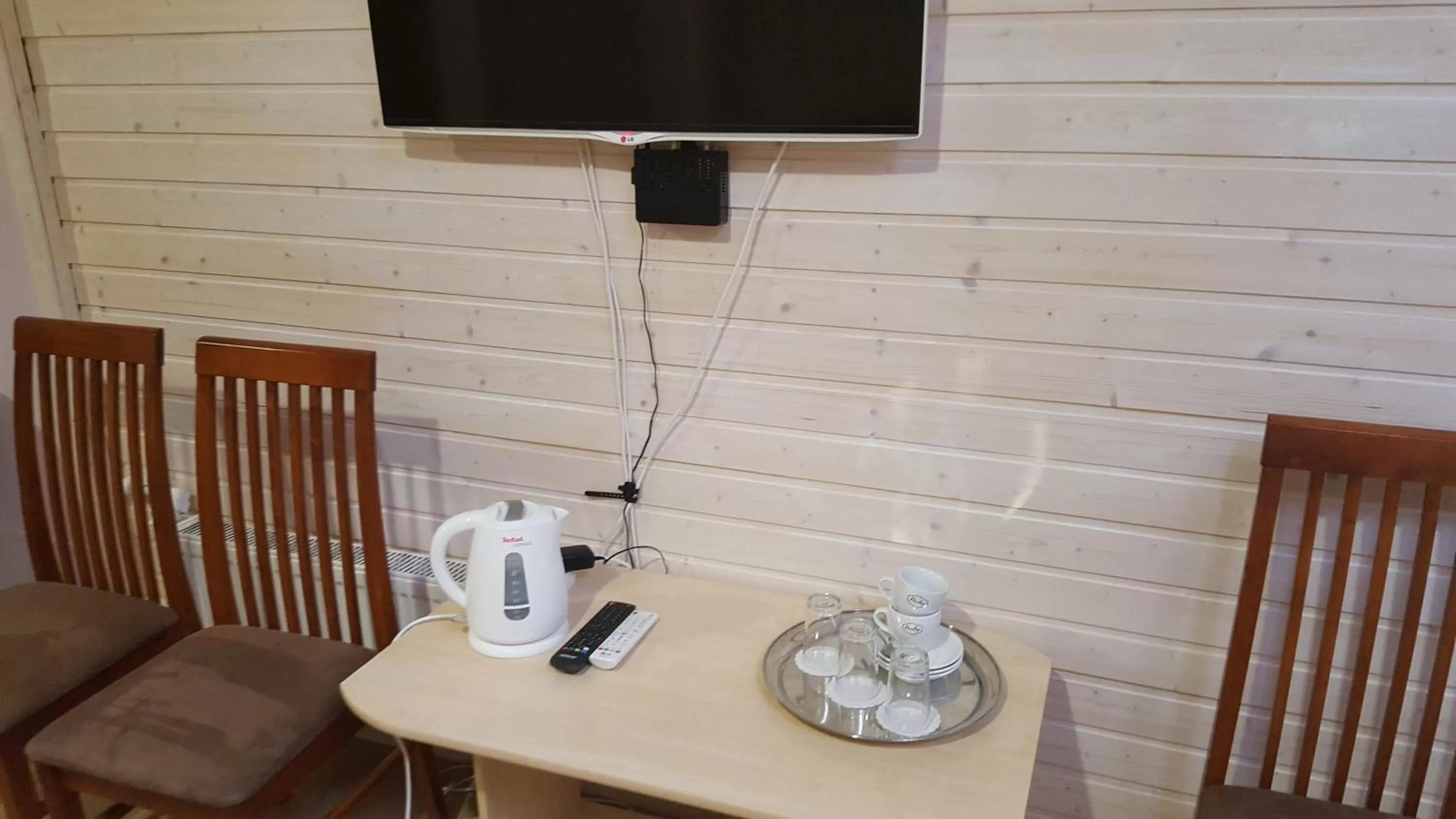 Photo of the whole room in Sunset Hotel