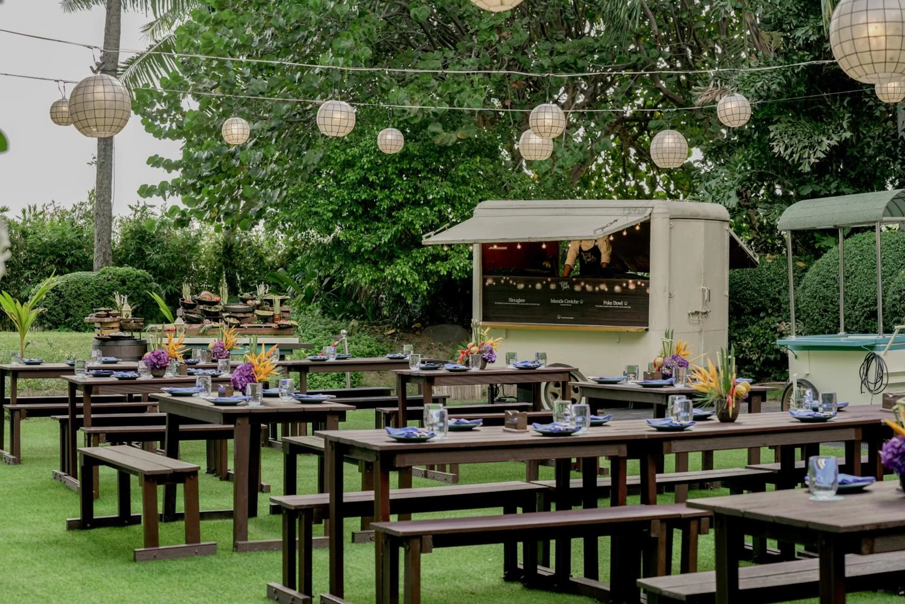 Restaurant/places to eat in Sofitel Philippine Plaza Manila