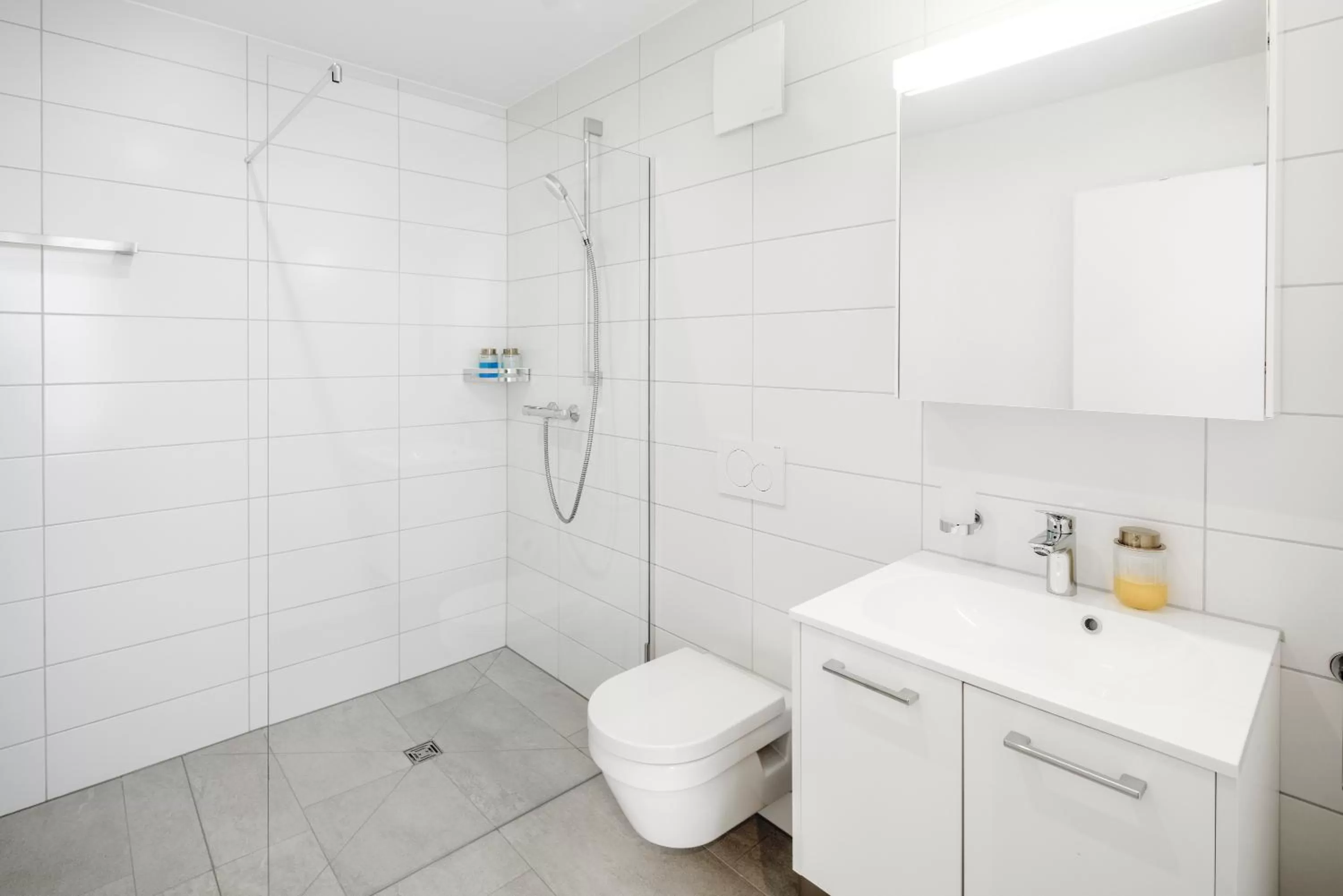 Shower in VISIMO Apartments St Georgen-Strasse St Gallen - Design City Nature