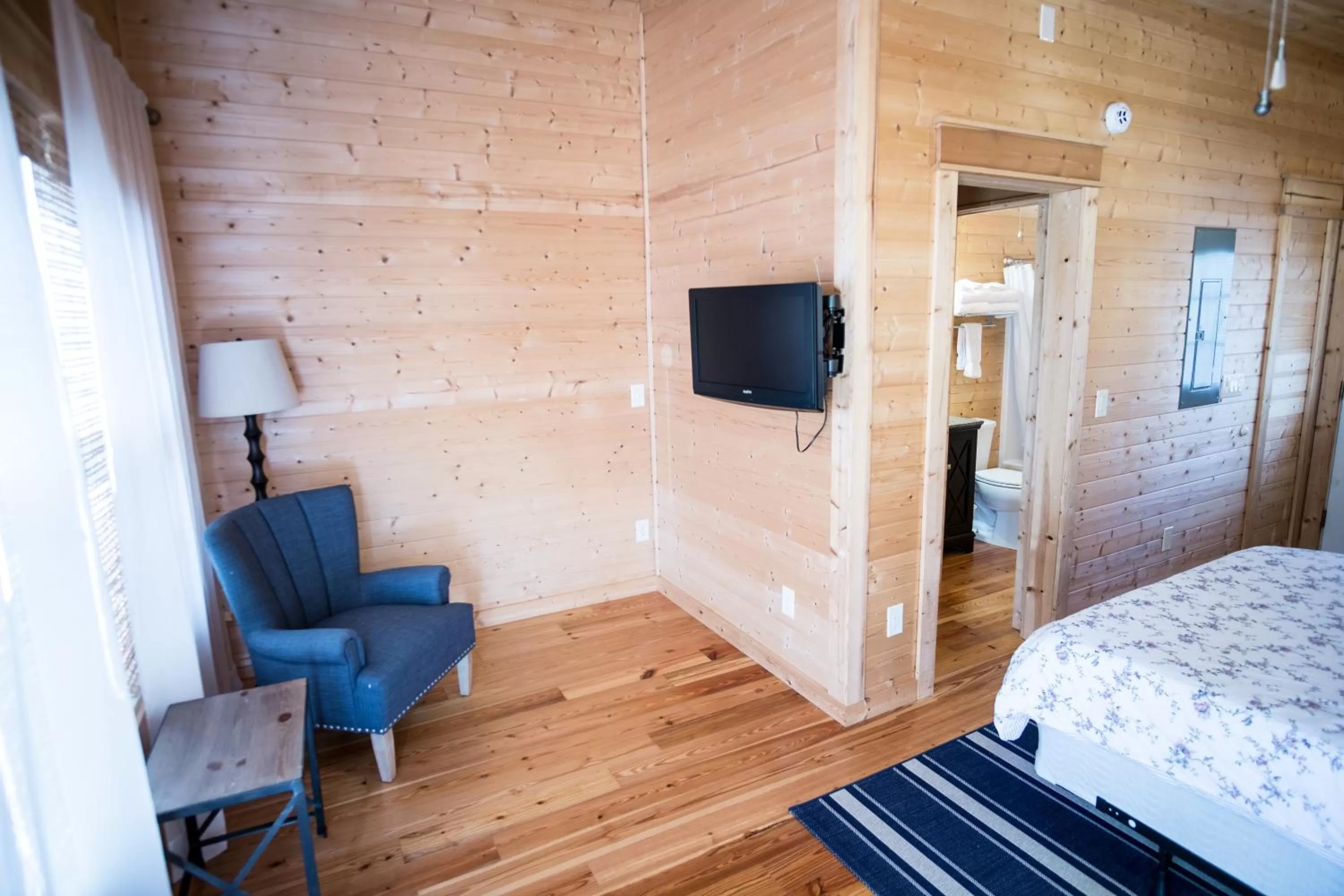 Bed in Swamp Rabbit Inn Travelers Rest