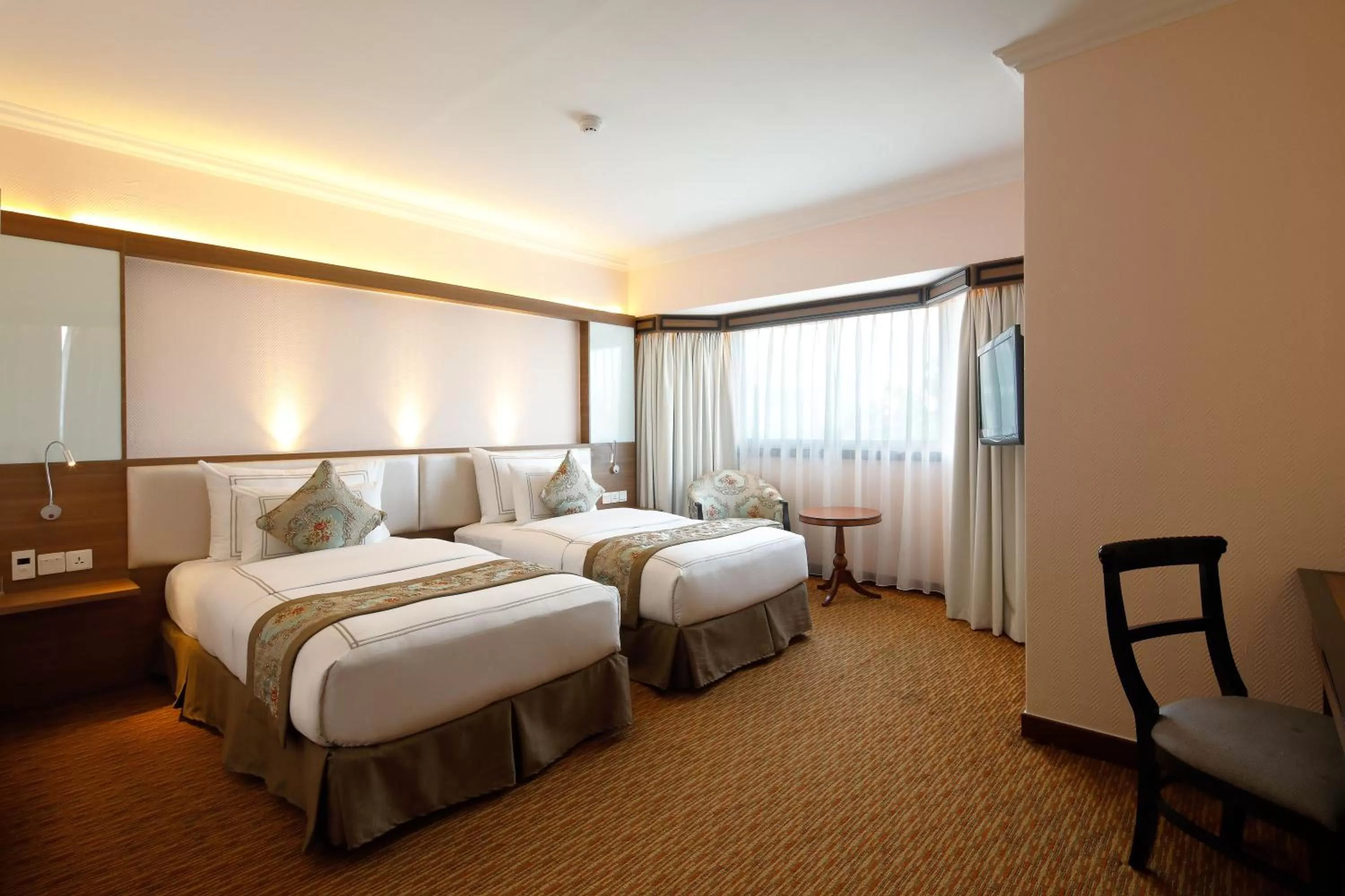 Premier Twin Hollywood City View with Club Access in Sunway Hotel Hanoi