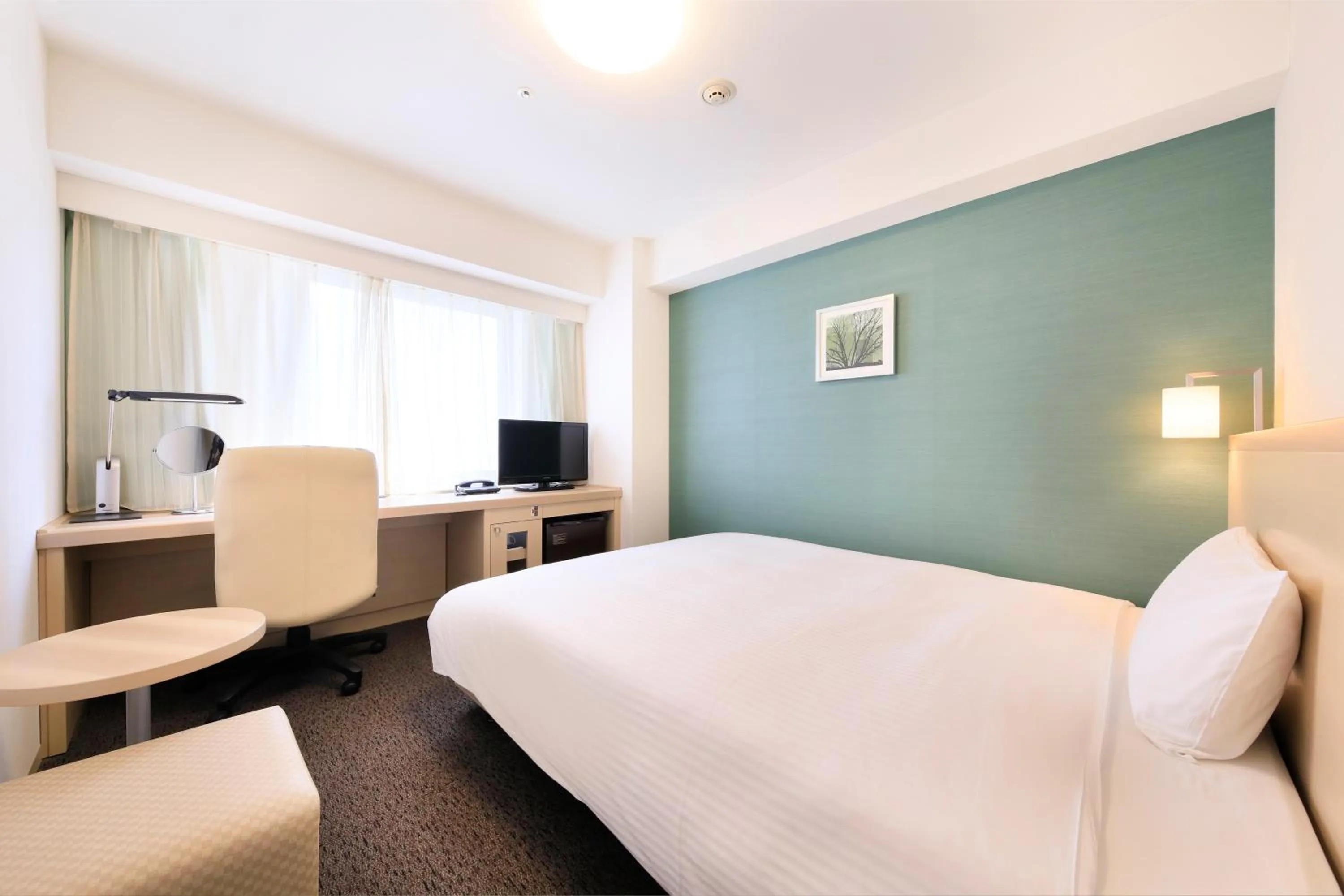 Photo of the whole room, Bed in Daiwa Roynet Hotel Tokyo Akabane