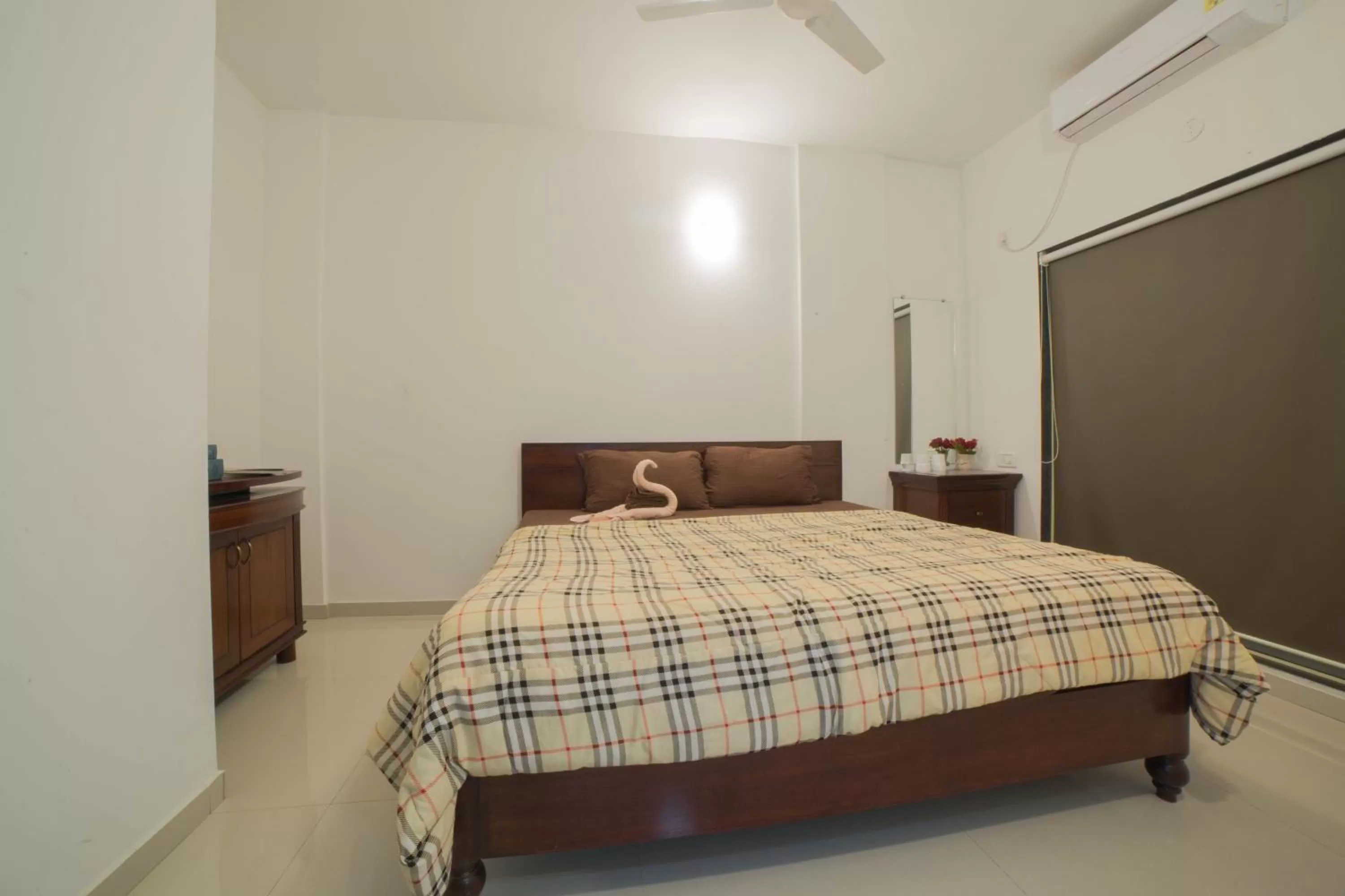 Bedroom, Bed in Acons Palm Beach