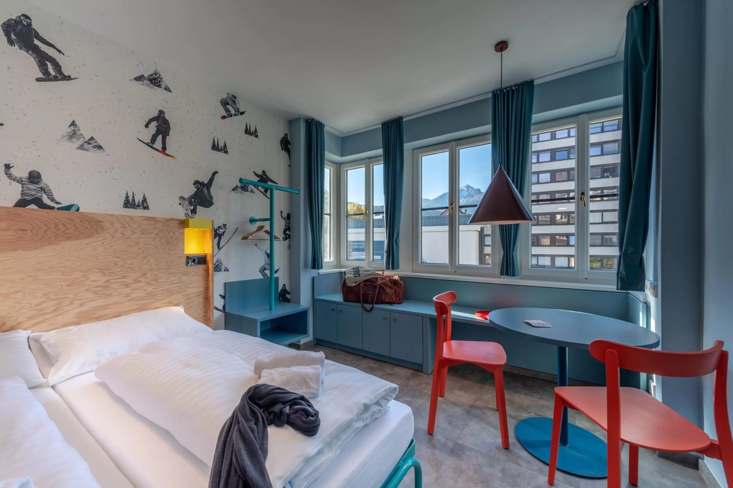 Photo of the whole room in MEININGER Hotel Innsbruck Zentrum