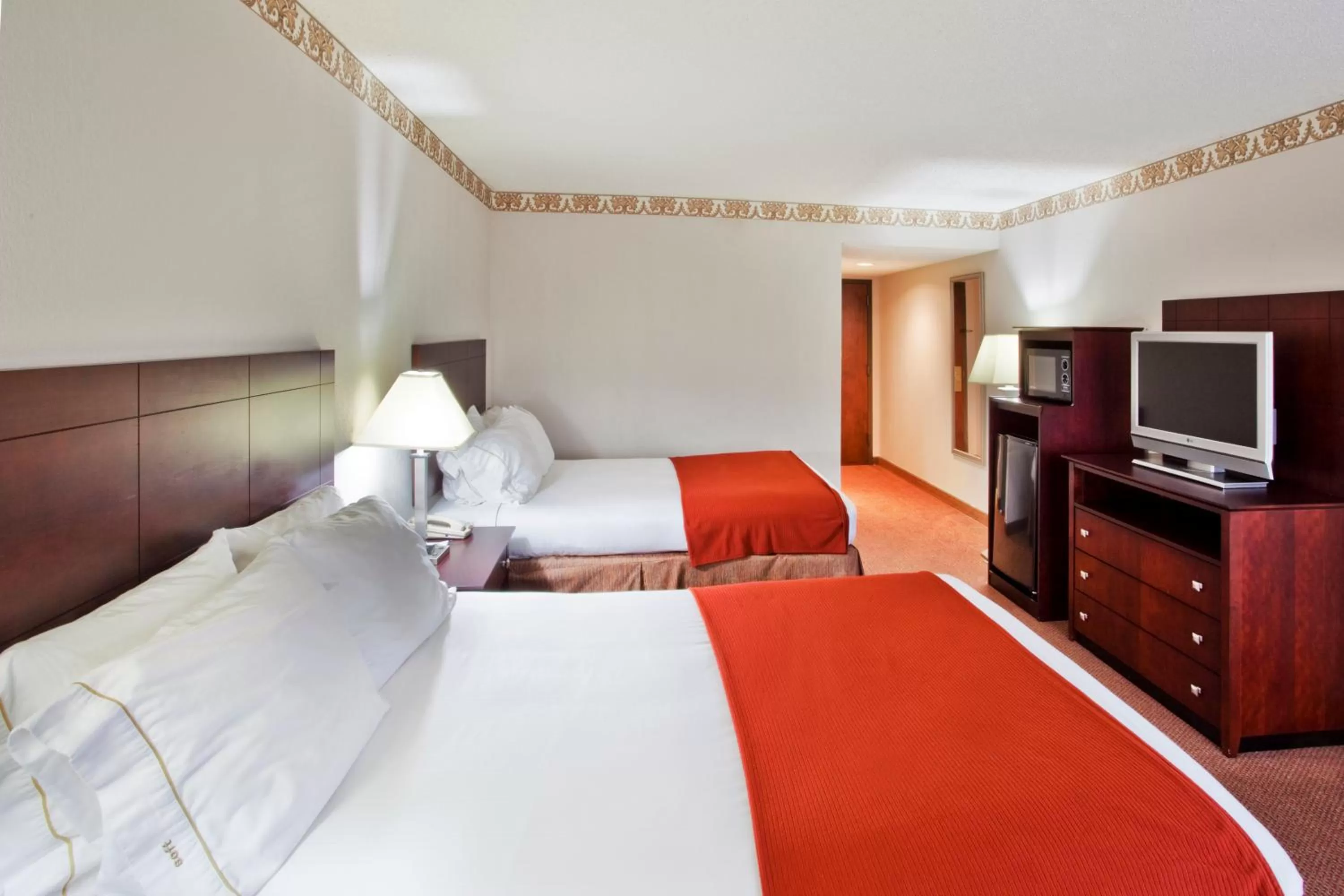 Bed in Holiday Inn Express Atlanta W (I-20) Douglasville by IHG