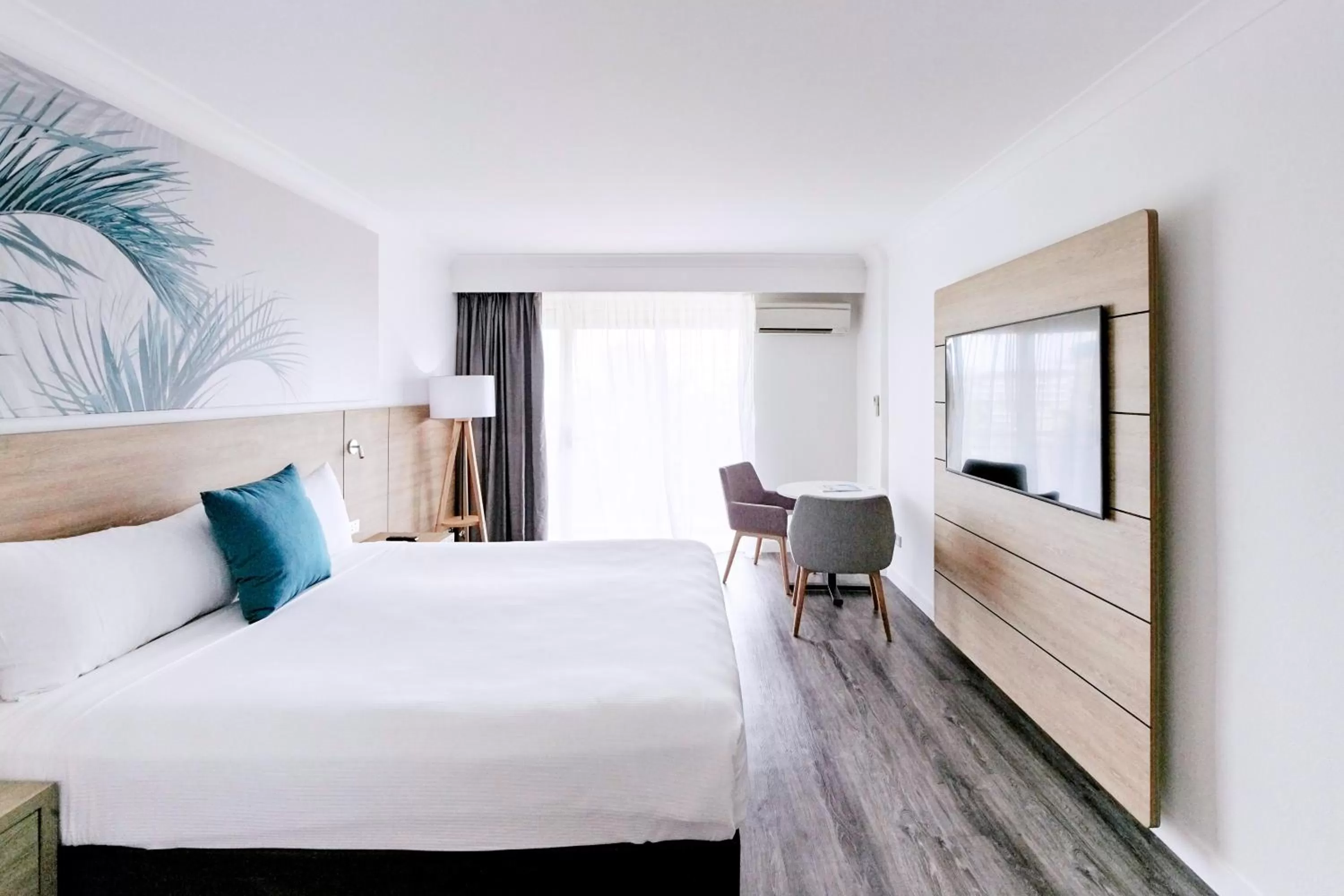 Photo of the whole room, Bed in Novotel Cairns Oasis Resort