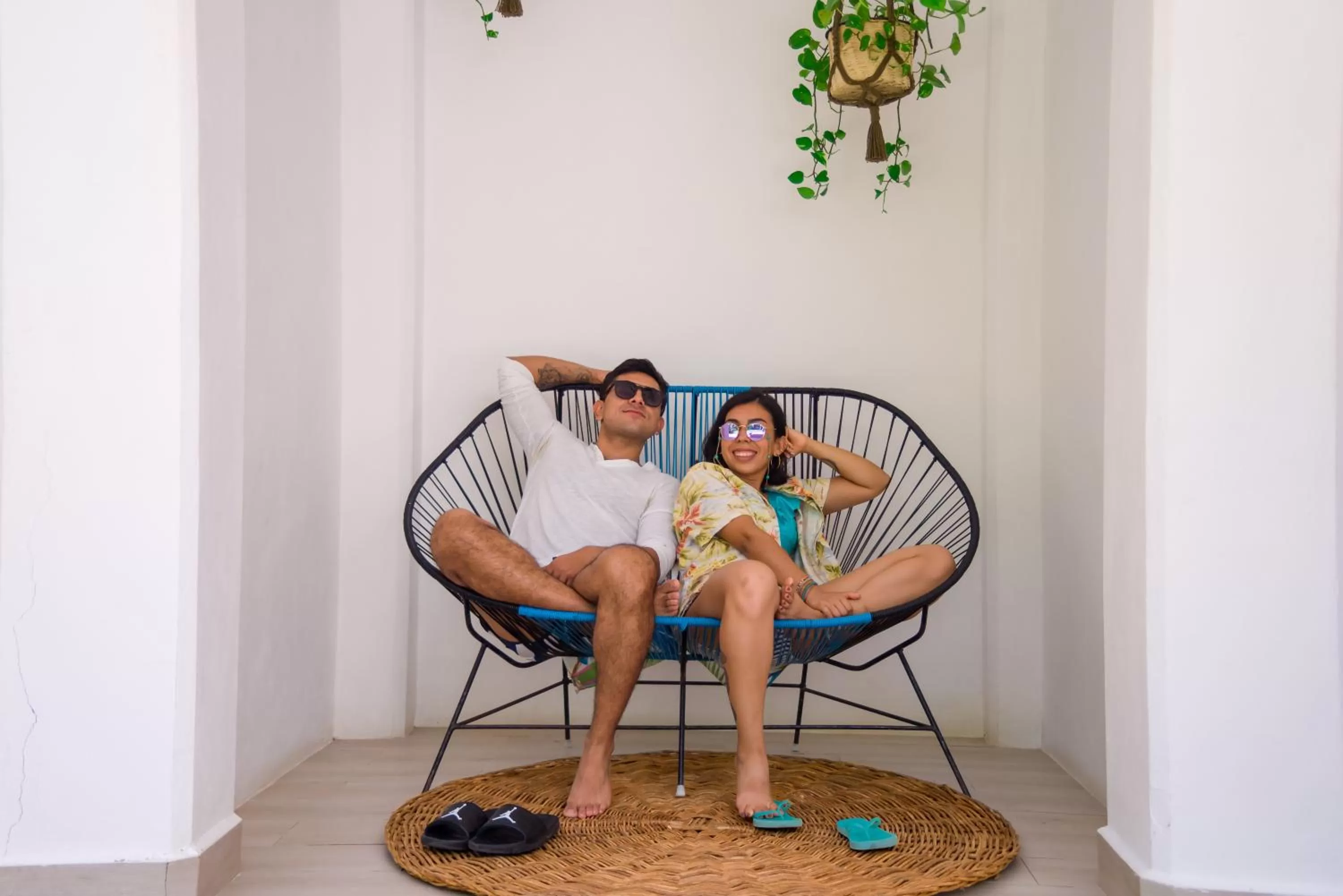 People in Albatros by Bedsfriends