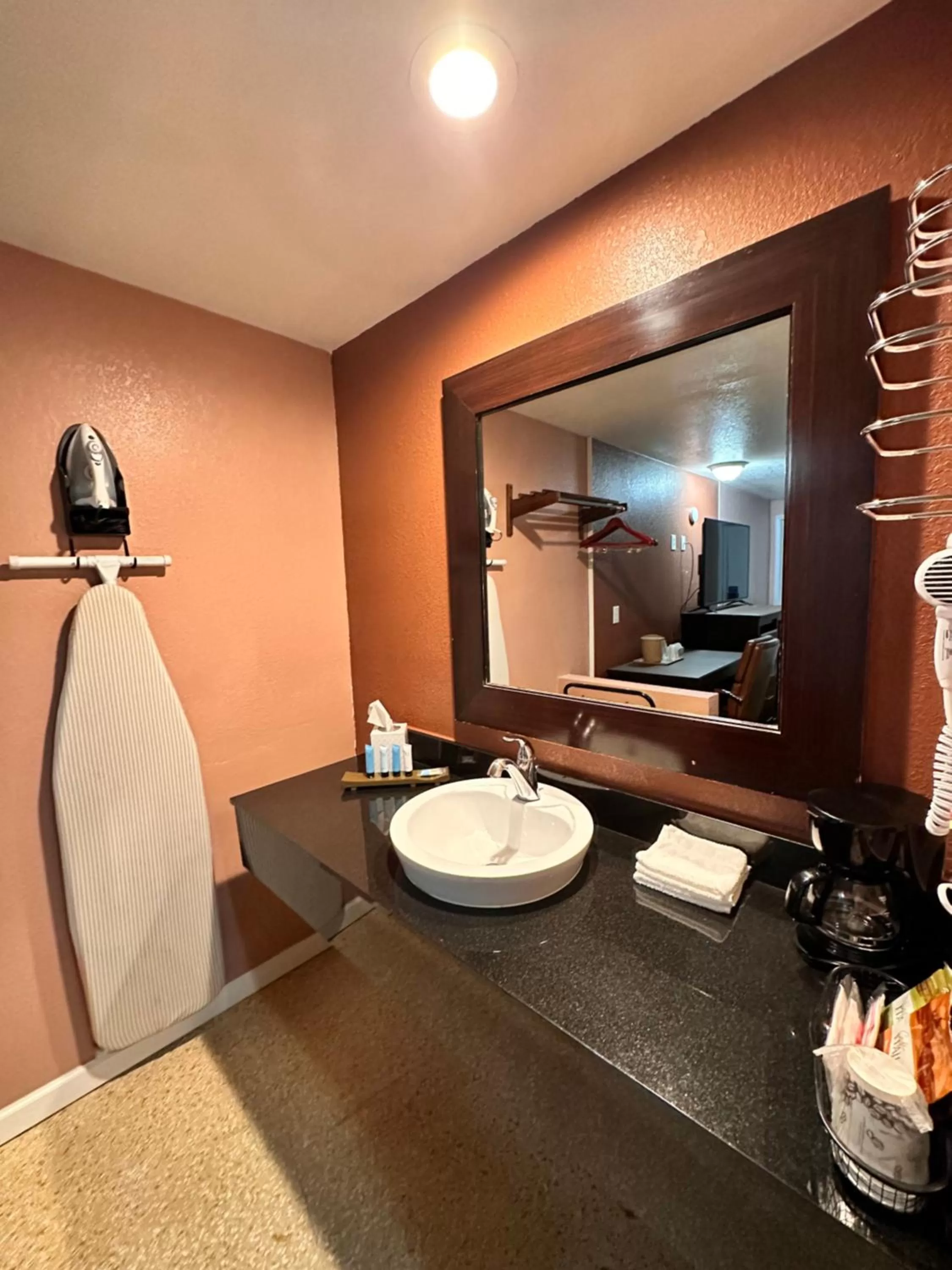 Annie Oakley Motel Oakley