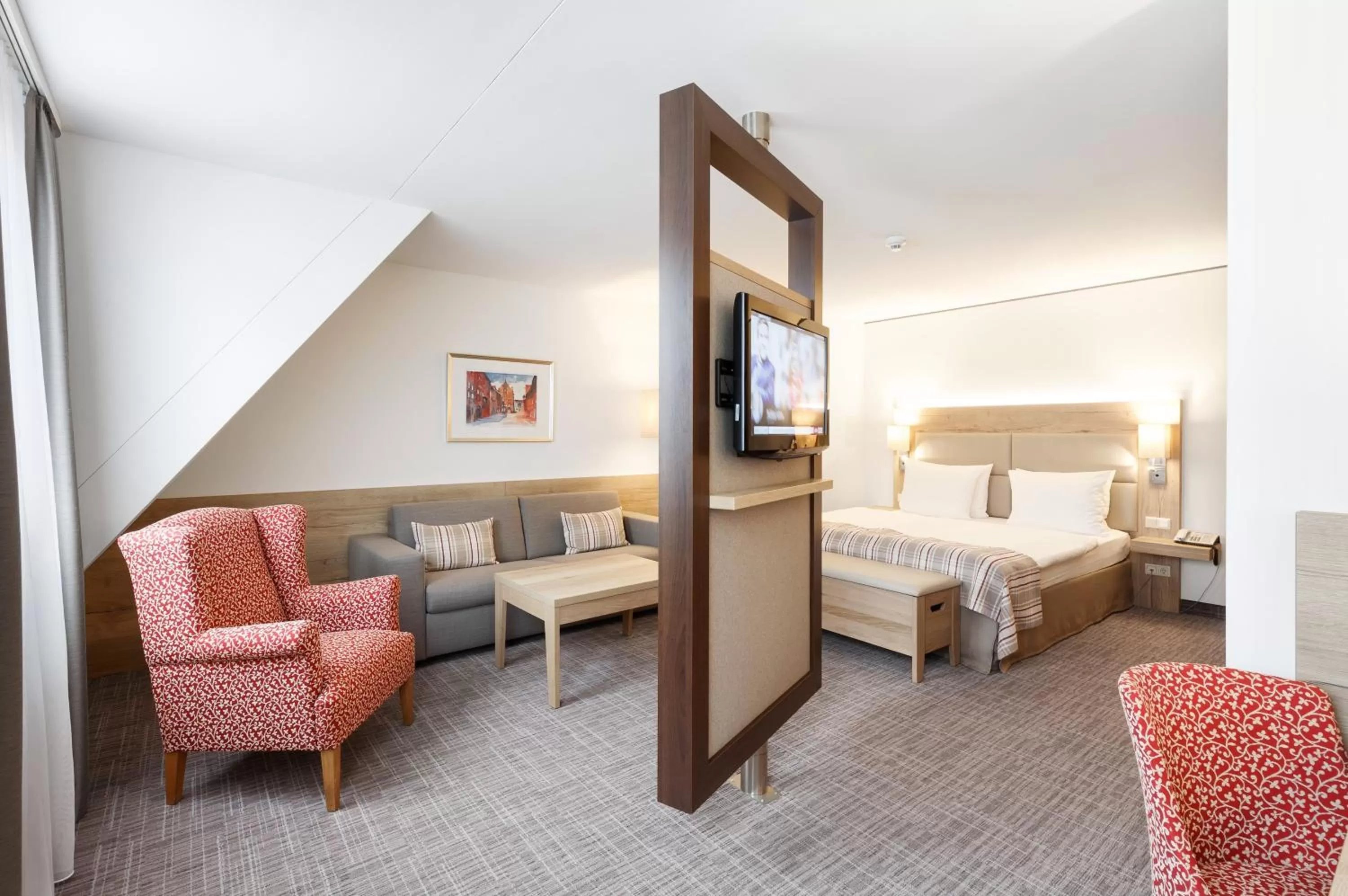 Photo of the whole room, Bed in Holiday Inn Nürnberg City Centre by IHG