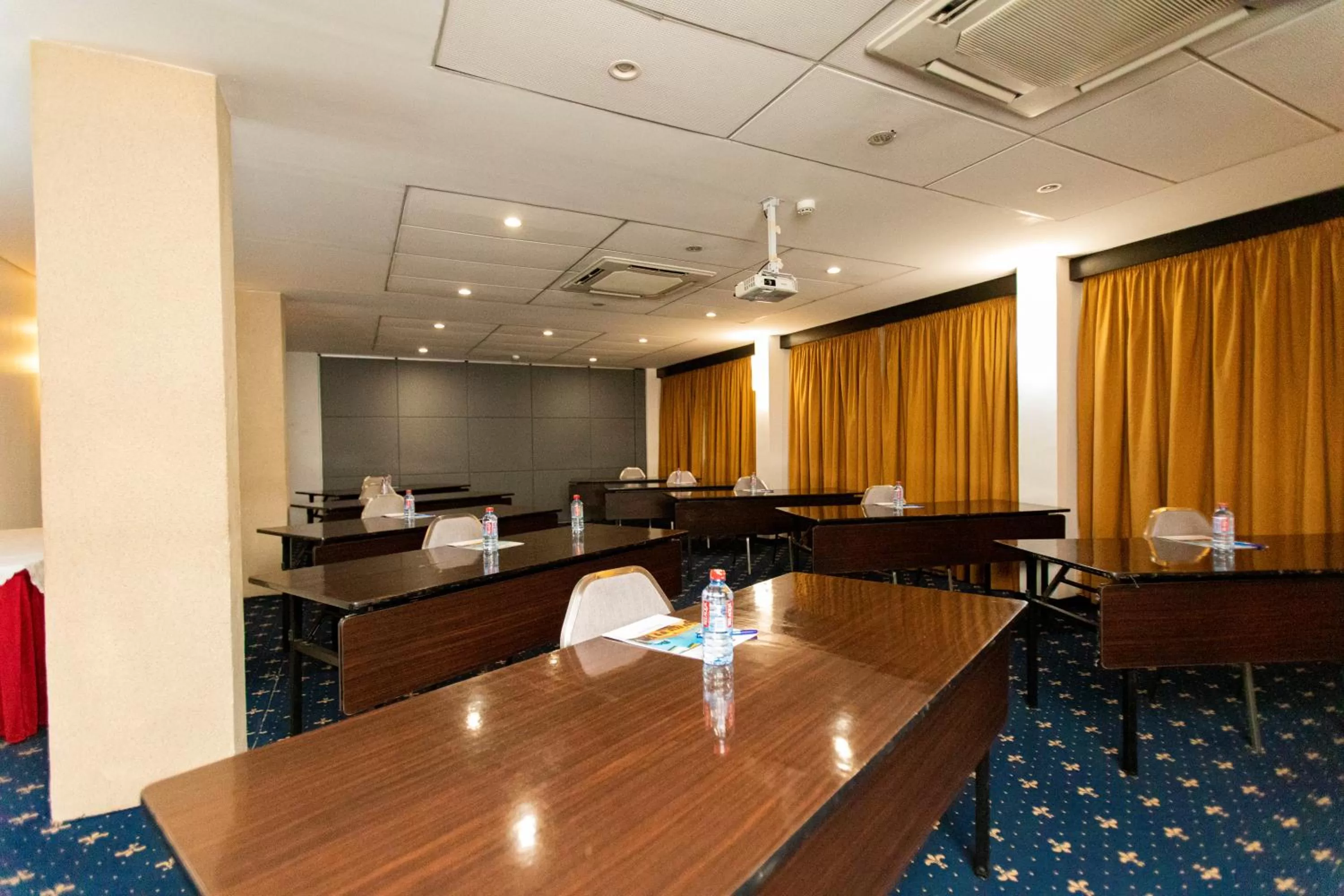 Business facilities in Best Western Premier Accra Airport Hotel