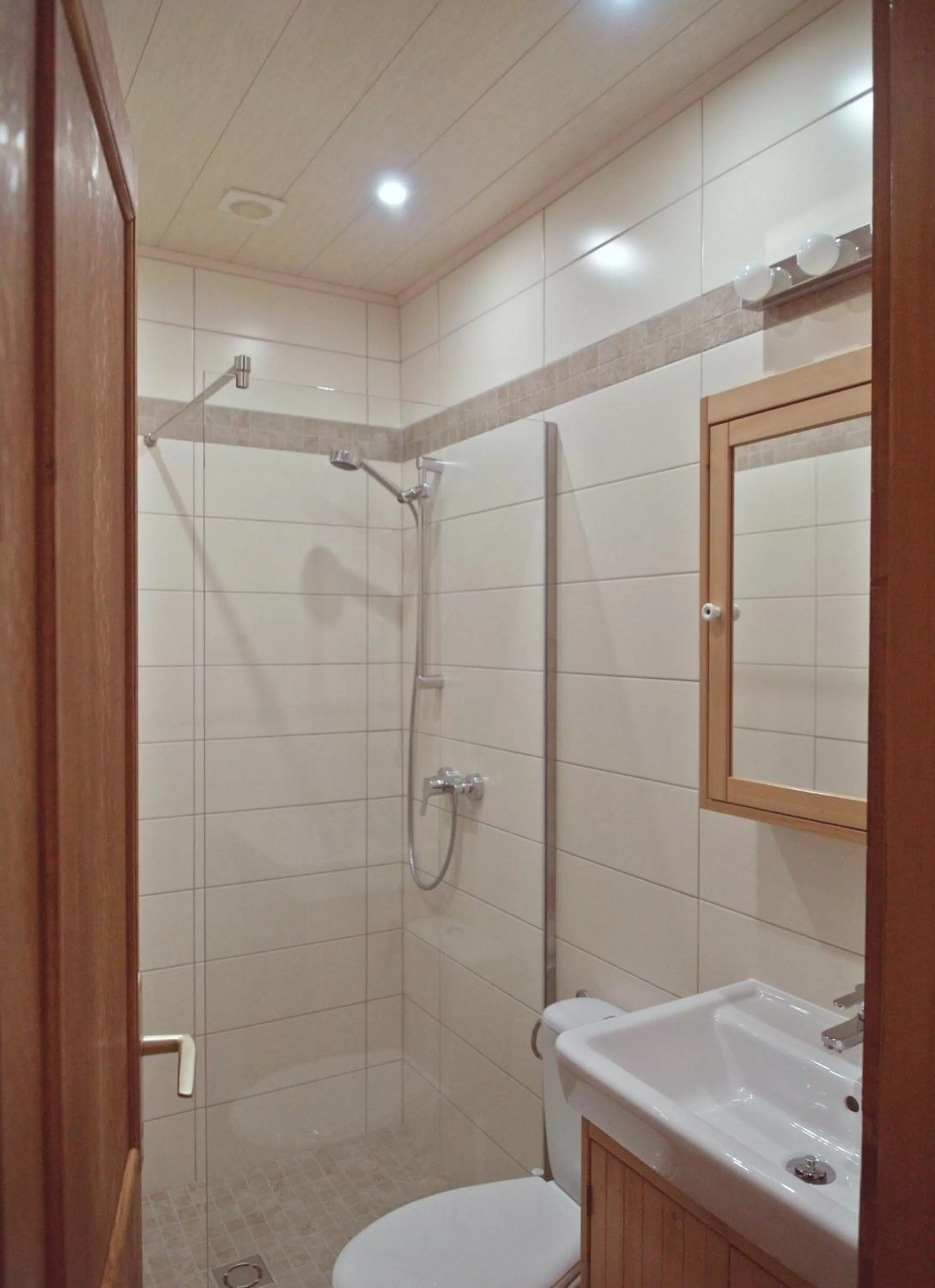 Bathroom in Huber Panzió