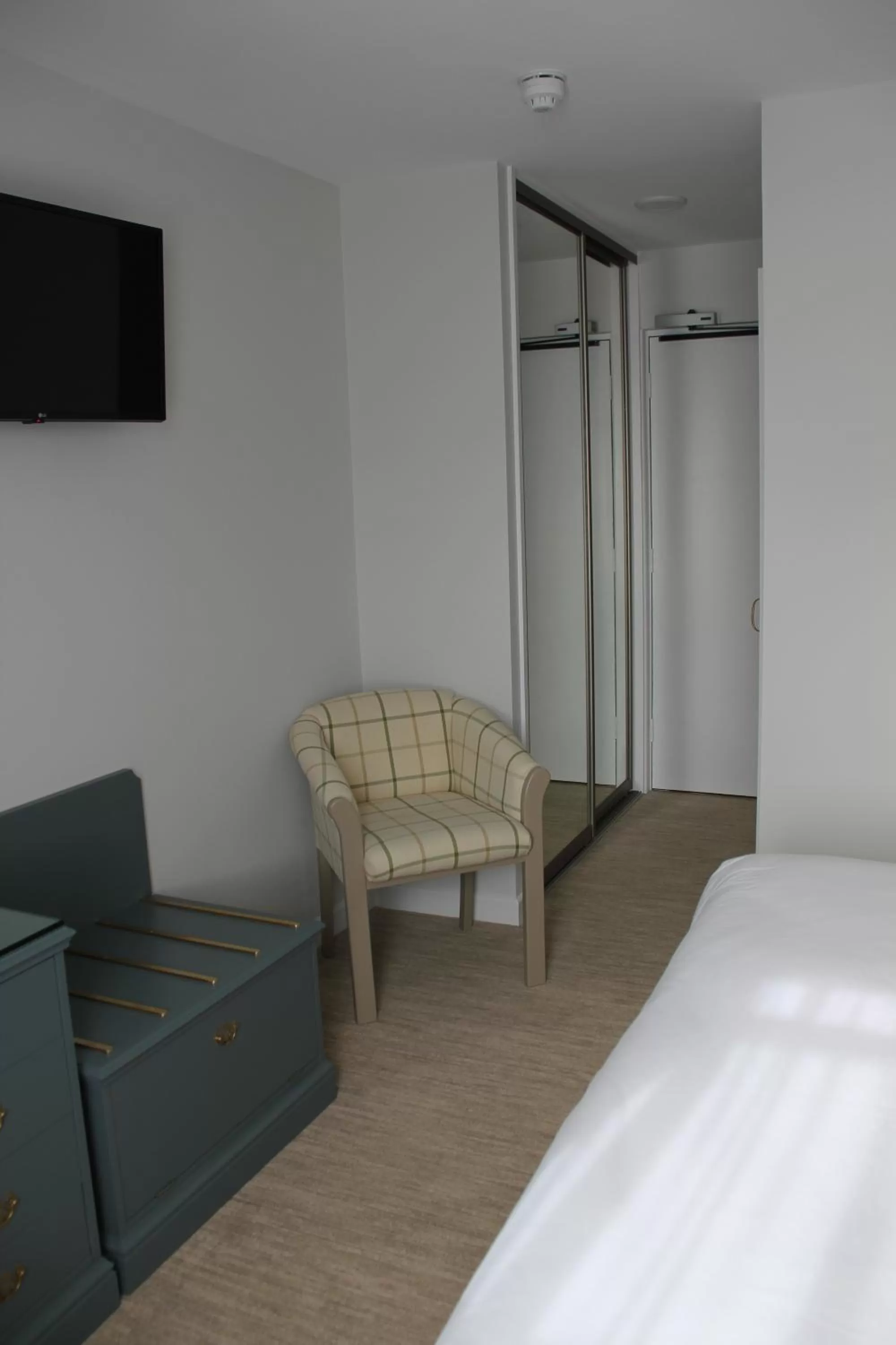 Bedroom, Bed in Centennial Hotel