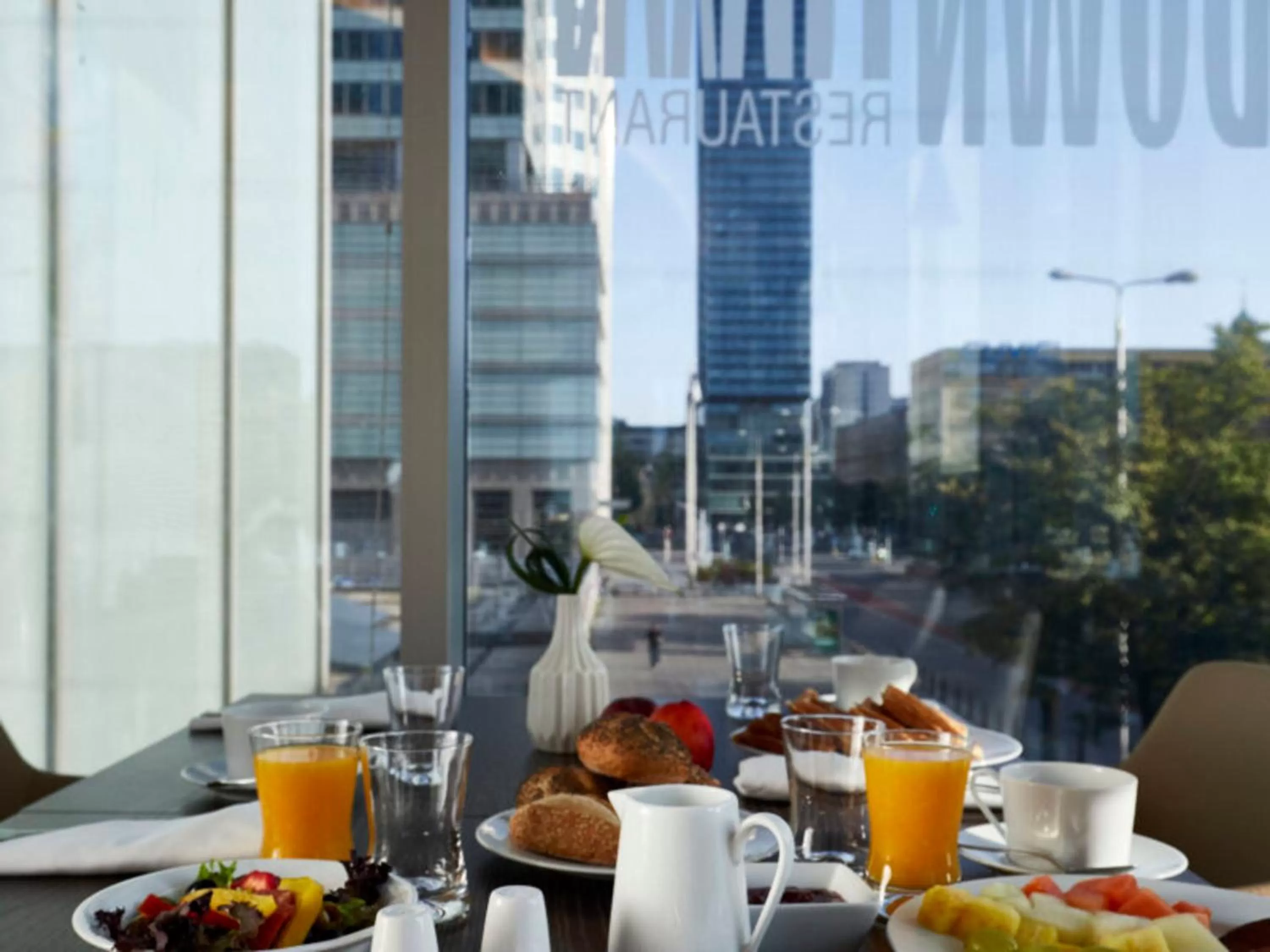 Restaurant/places to eat in InterContinental Warszawa by IHG