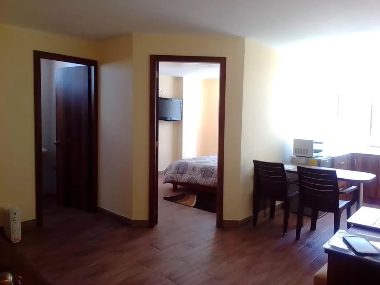 Living room, TV/Entertainment Center in Apart Cayambe