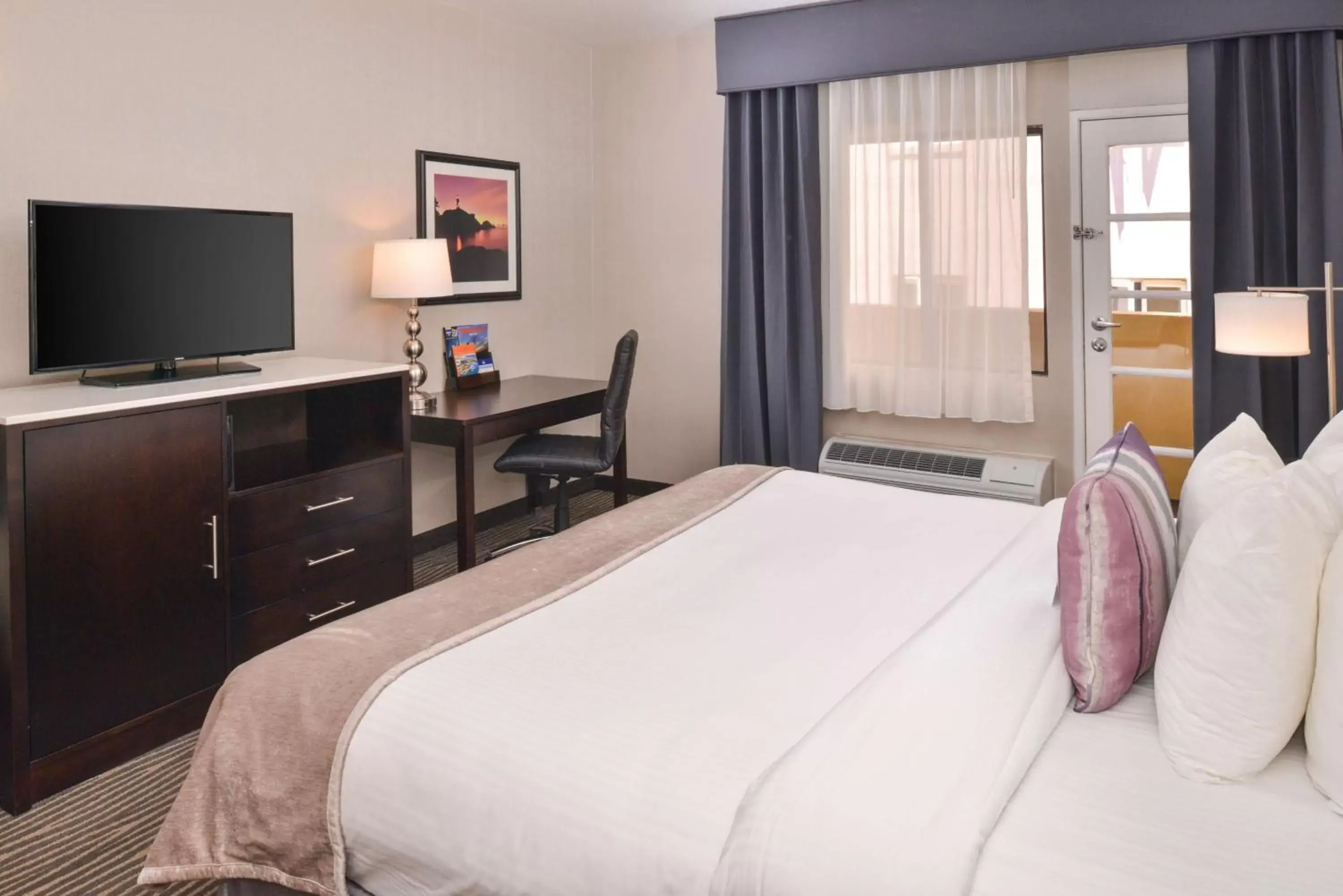 Double Room with Two Double Beds in Best Western Plus Hotel at the Convention Center Double Room with Two Double Beds in Best Western Plus Hotel at the Convention Center