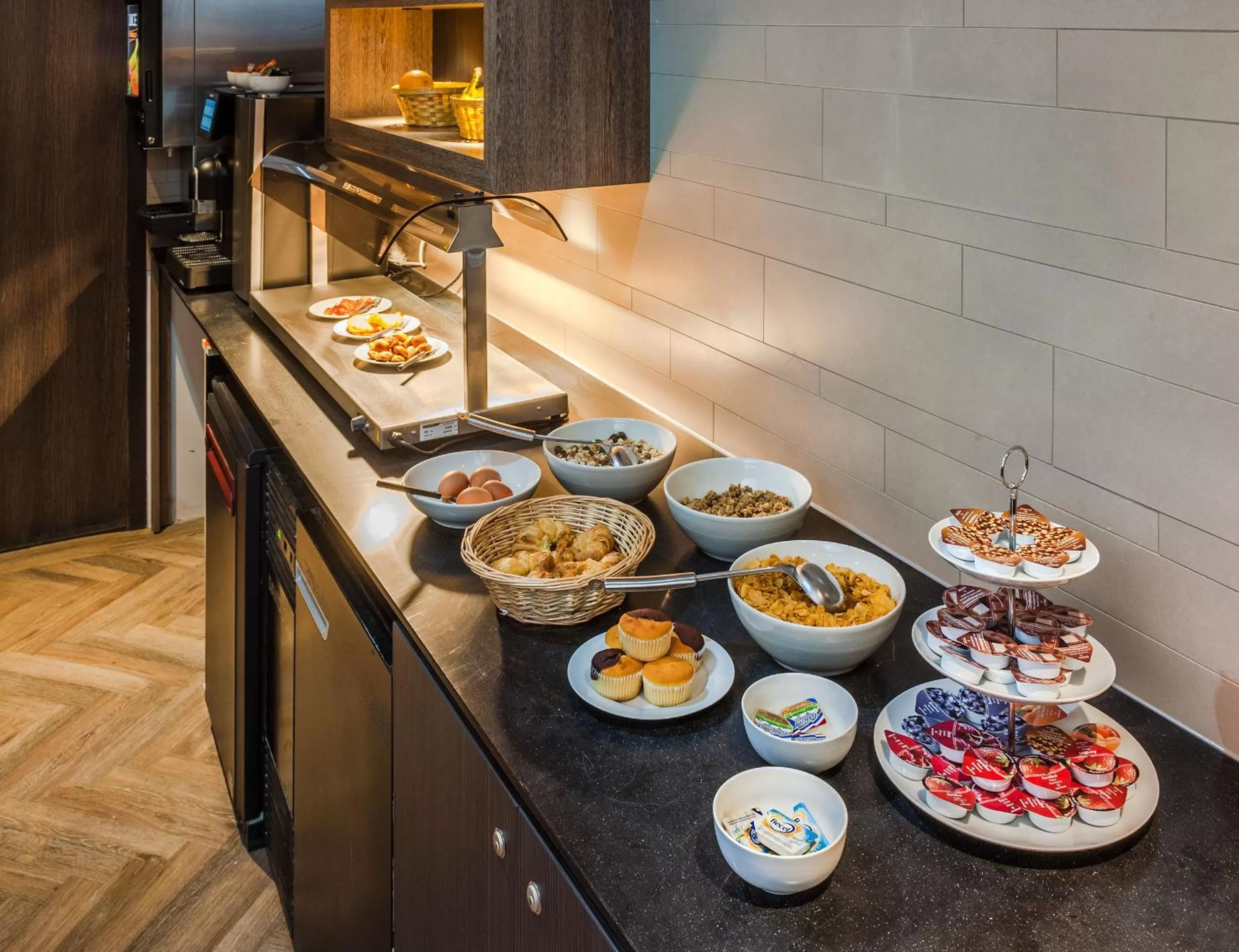 Buffet breakfast in The Alfred Hotel