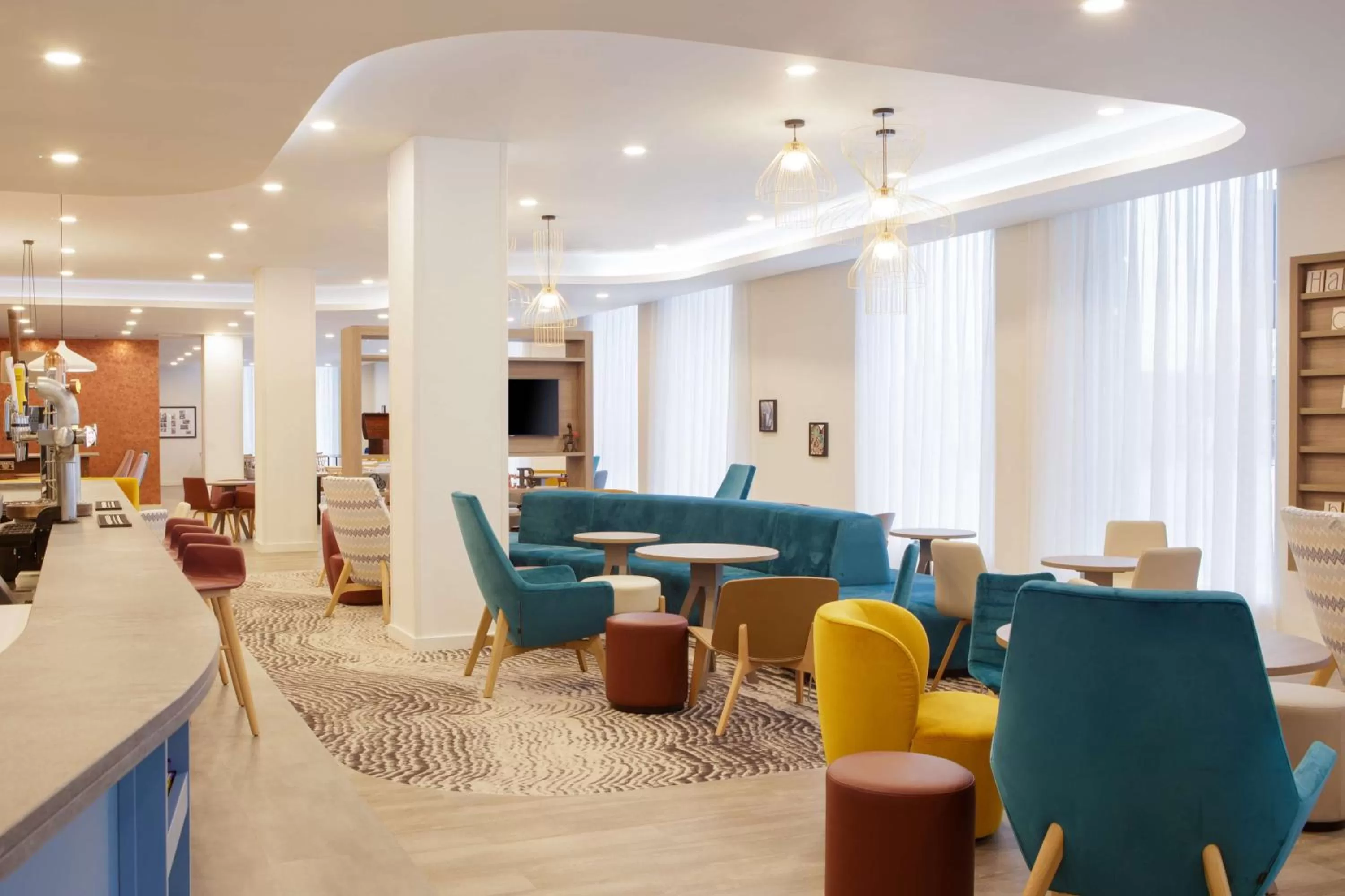 Lounge or bar in Hampton By Hilton Manchester Northern Quarter