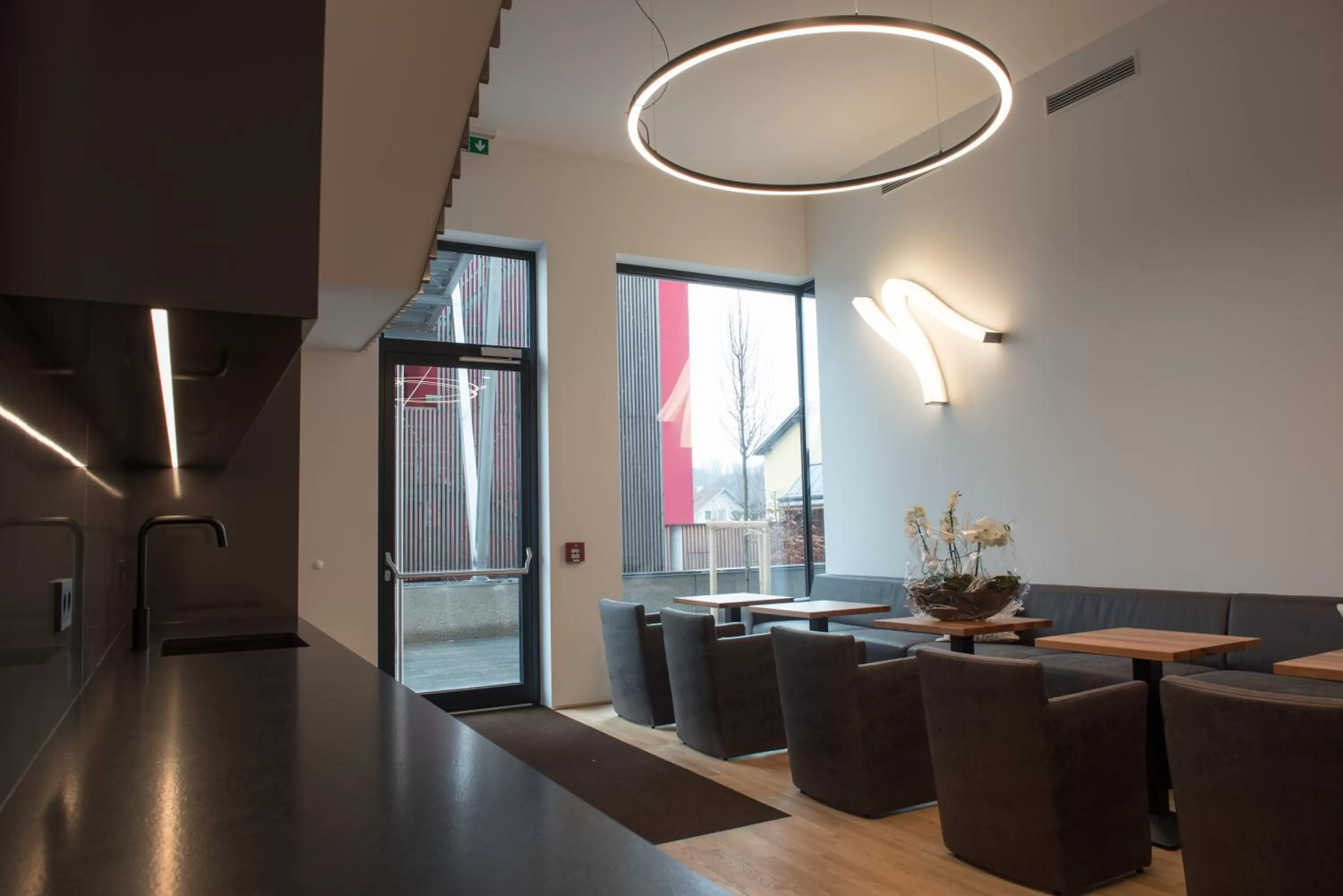 Kitchen or kitchenette, Dining Area in Hotel Wallern Garni
