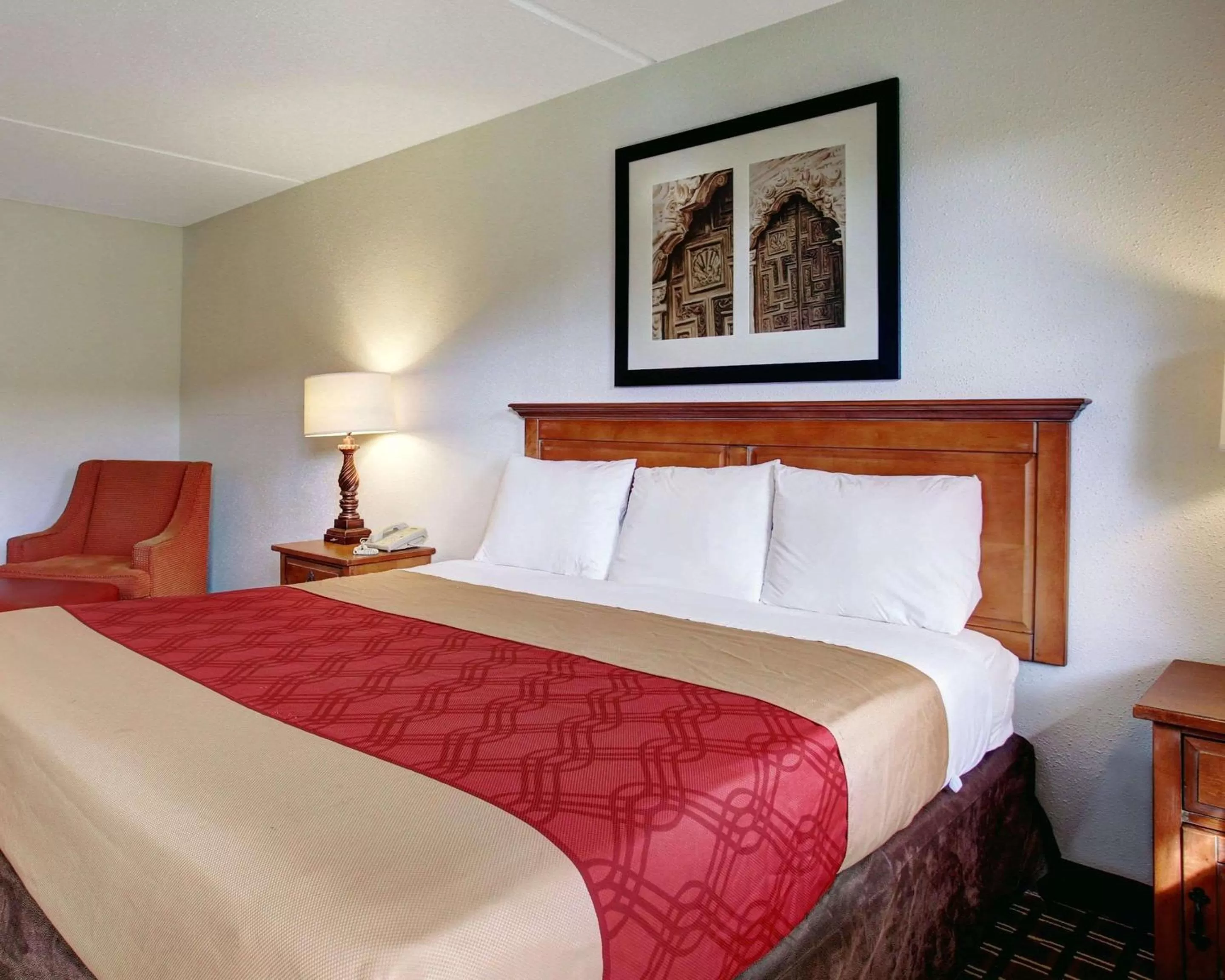 Photo of the whole room, Bed in Rodeway Inn New Braunfels - San Antonio Area
