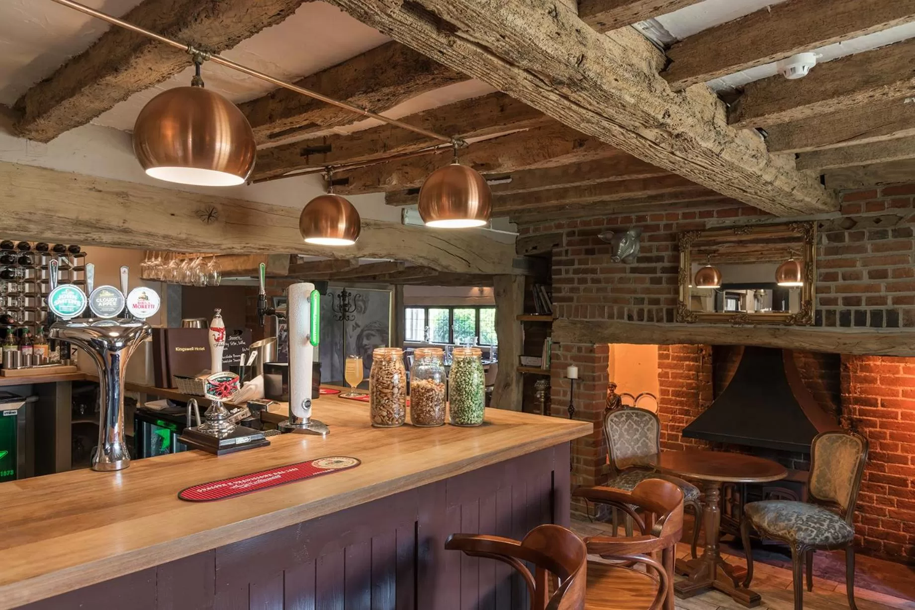 Lounge/Bar in Kingswell Hotel & Restaurant - Boutique Hotel