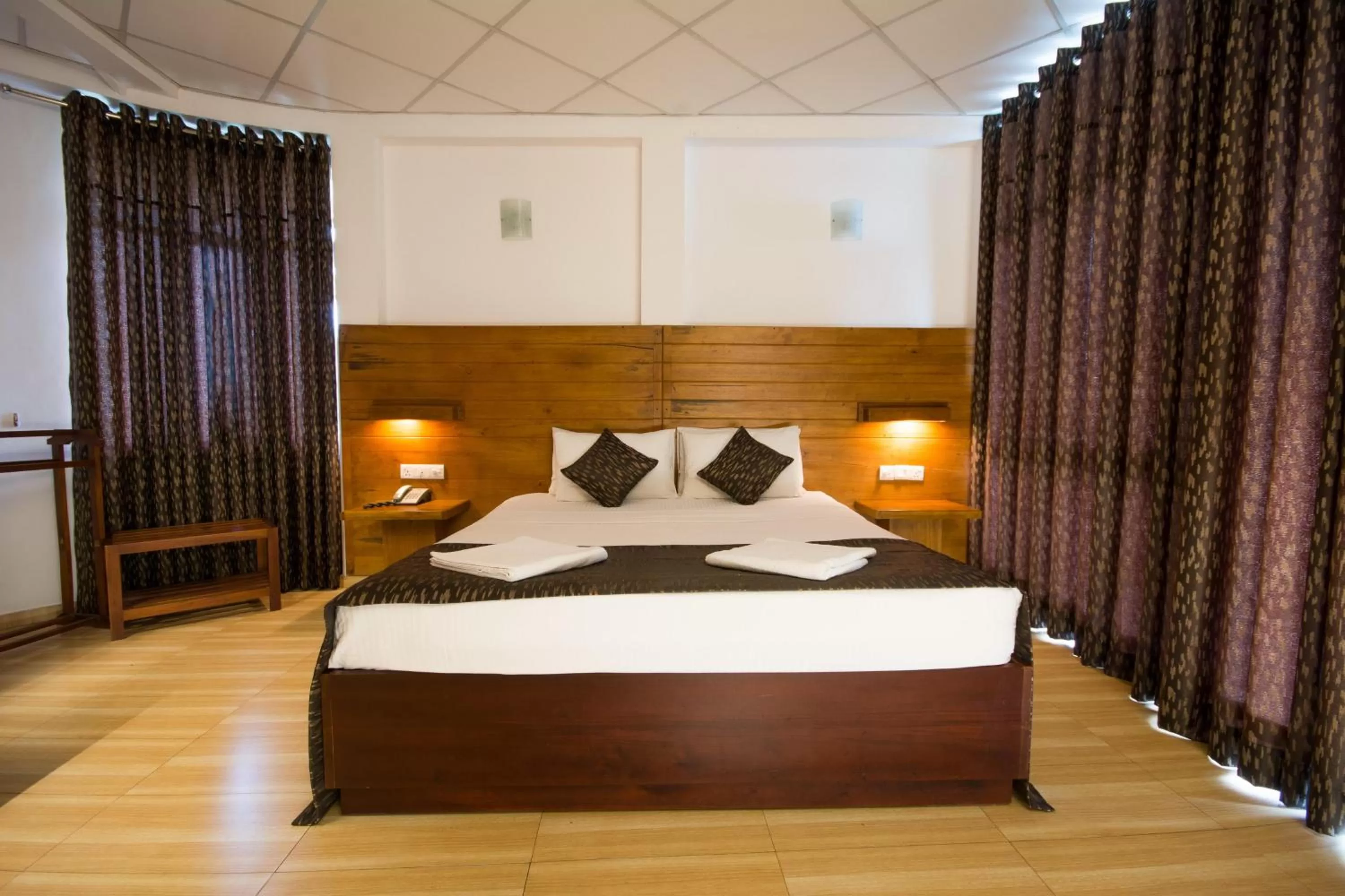 Bed in Kandyan View Holiday Bungalow ''Free Pickup From Kandy city''