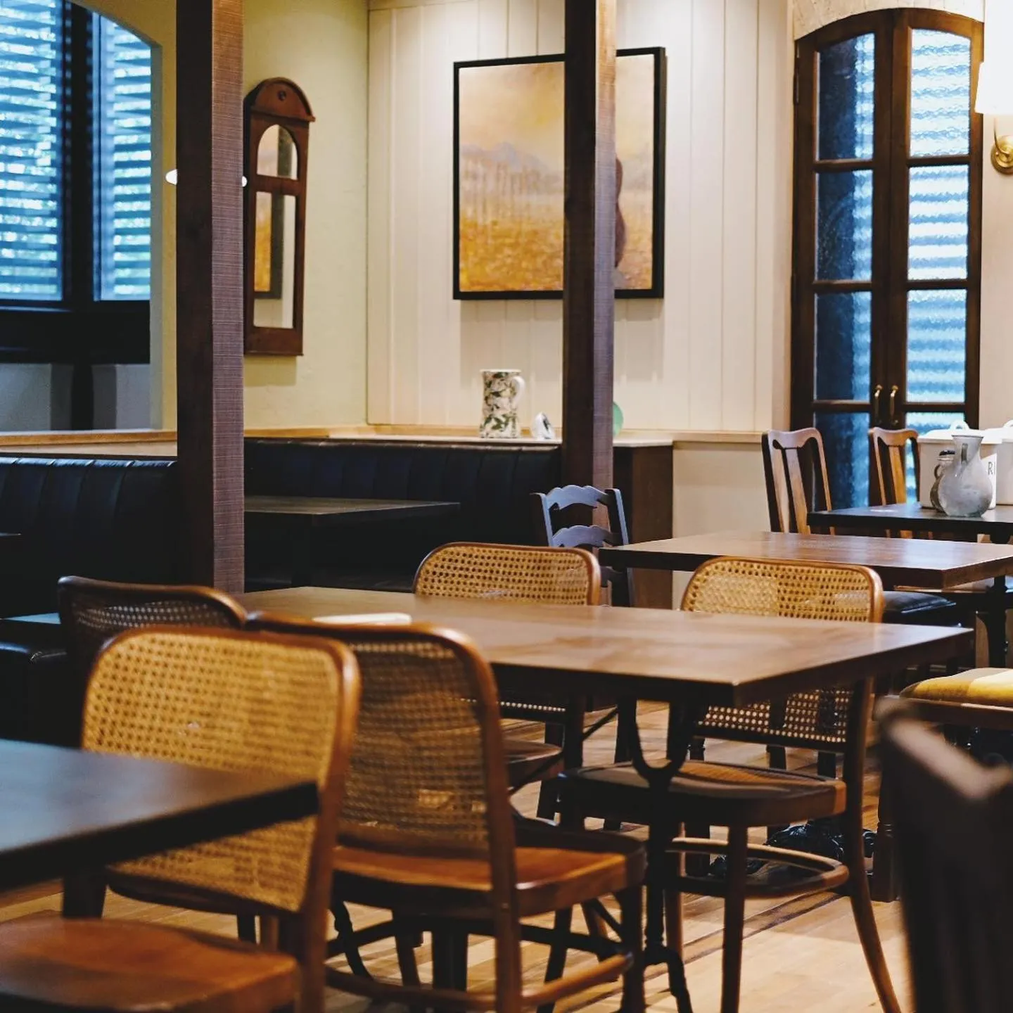 Restaurant/places to eat in Abloom Exclusive Serviced Apartments